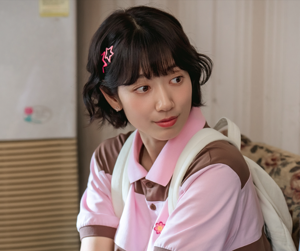 Undercover miss Hong xứng danh 'chiến mã' trên đường đua phim ảnh đầu năm- Ảnh 2.