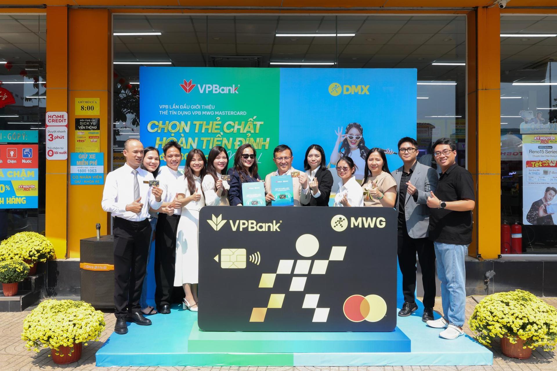 Ra mắt thẻ tín dụng tiêu dùng VPBank MWG Mastercard - Ảnh 2.