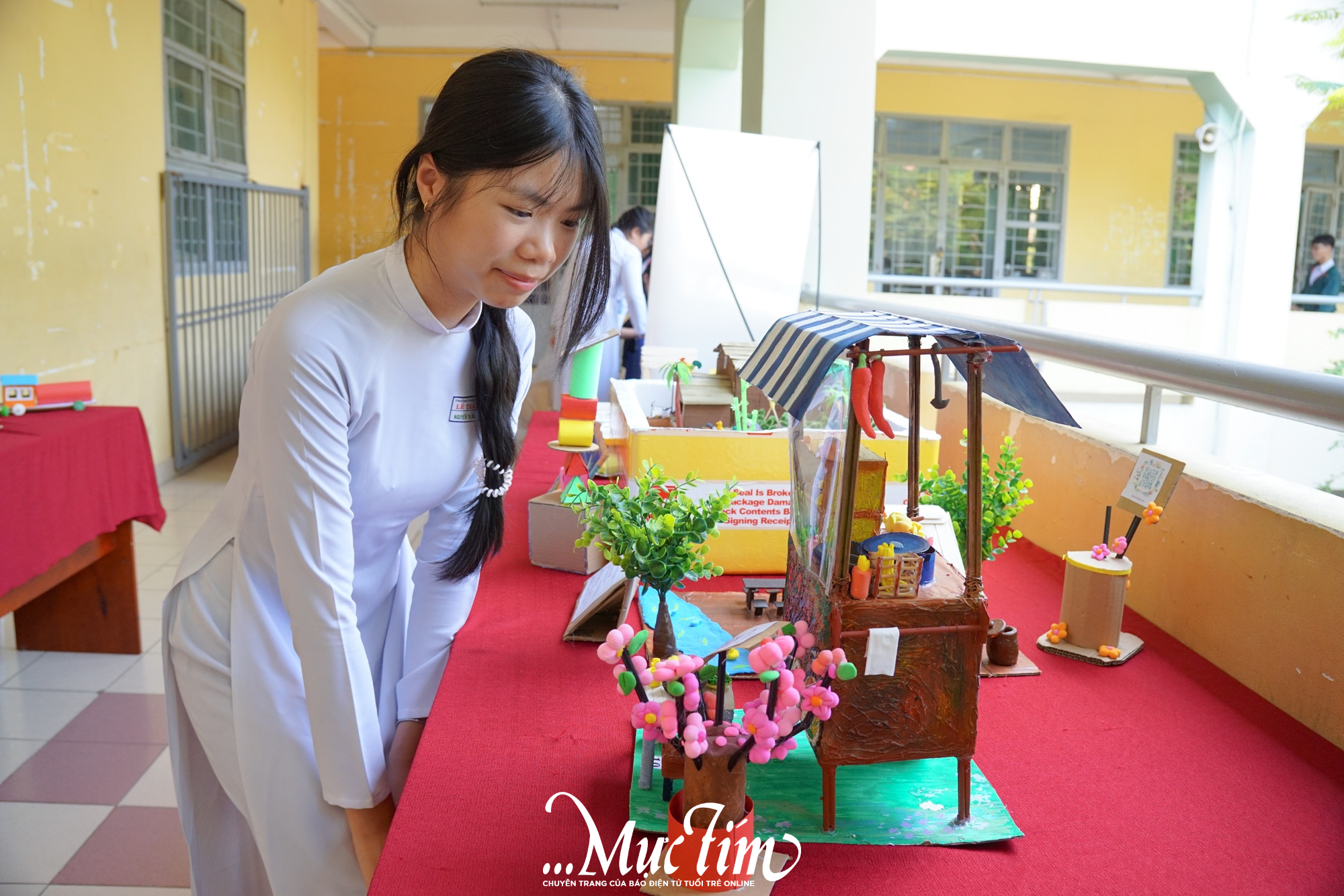 Học sinh Trường THPT Lê Thánh Tôn trải nghiệm dùng AI tìm hiểu tác phẩm văn học- Ảnh 7.