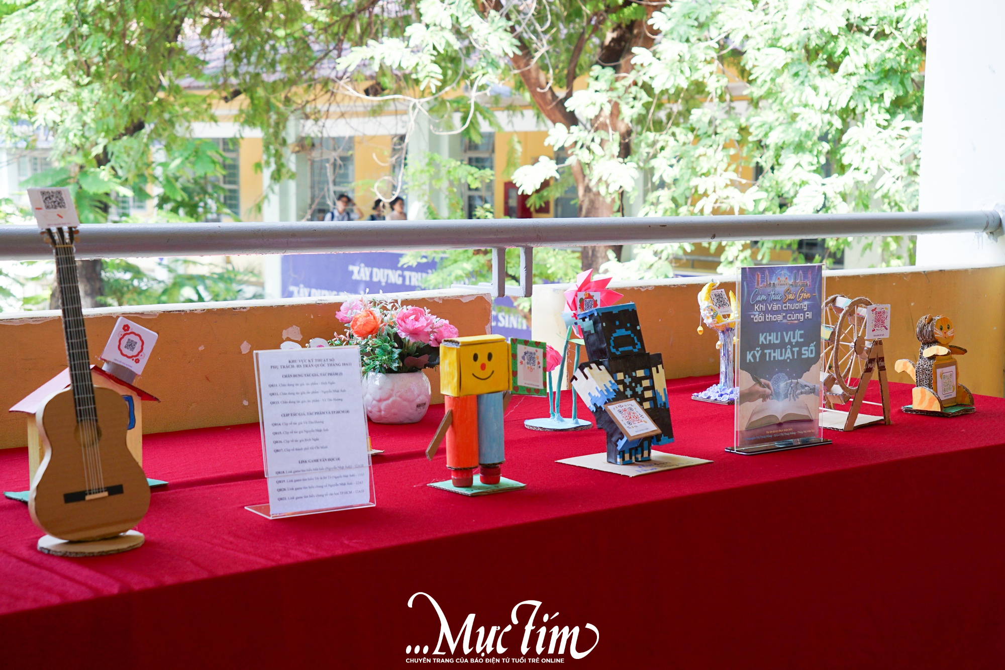 Học sinh Trường THPT Lê Thánh Tôn trải nghiệm dùng AI tìm hiểu tác phẩm văn học- Ảnh 11.