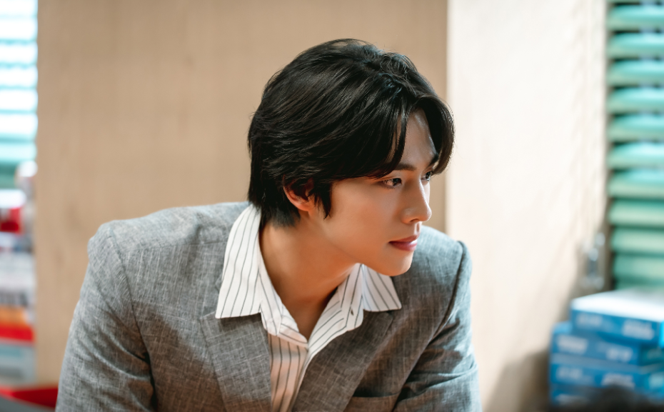 Undercover miss Hong xứng danh 'chiến mã' trên đường đua phim ảnh đầu năm- Ảnh 3.