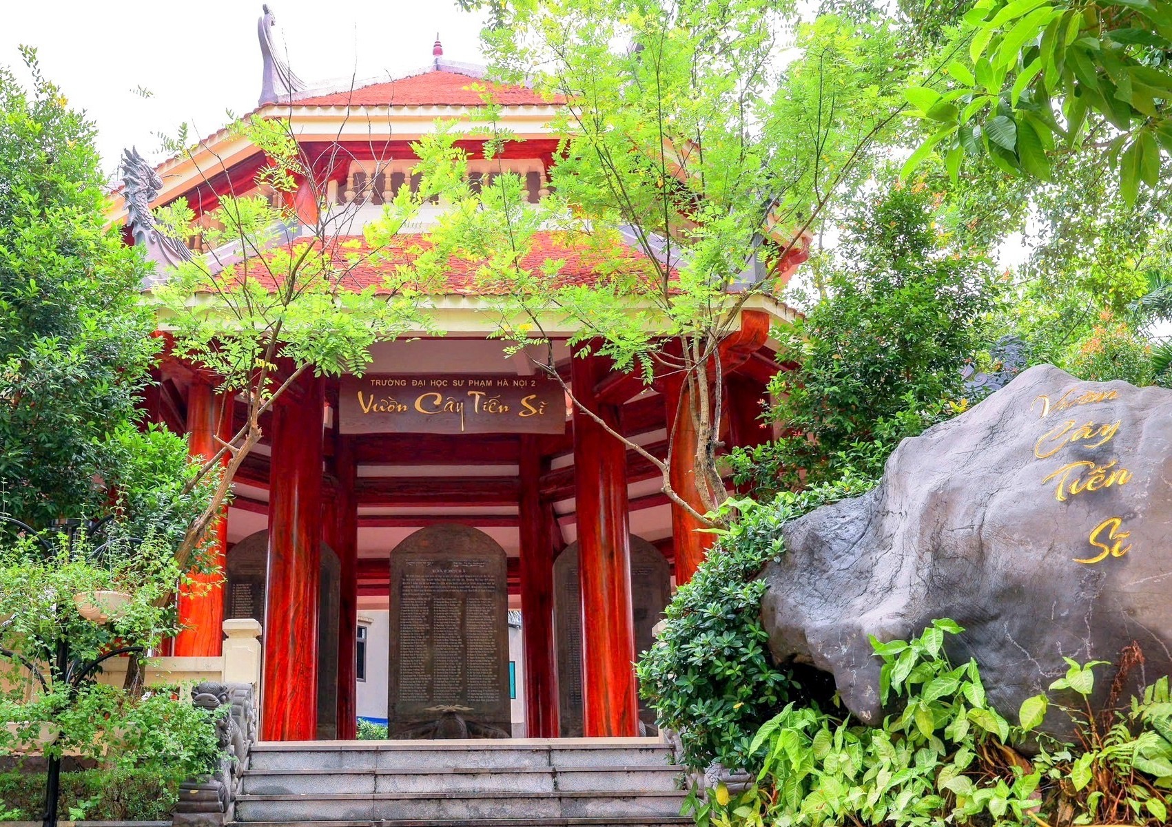 Đục bỏ 2 vị trí trên bia tiến sĩ ở Trường đại học Sư phạm Hà Nội 2 vì 'vi phạm liêm chính khoa học' - Ảnh 1.