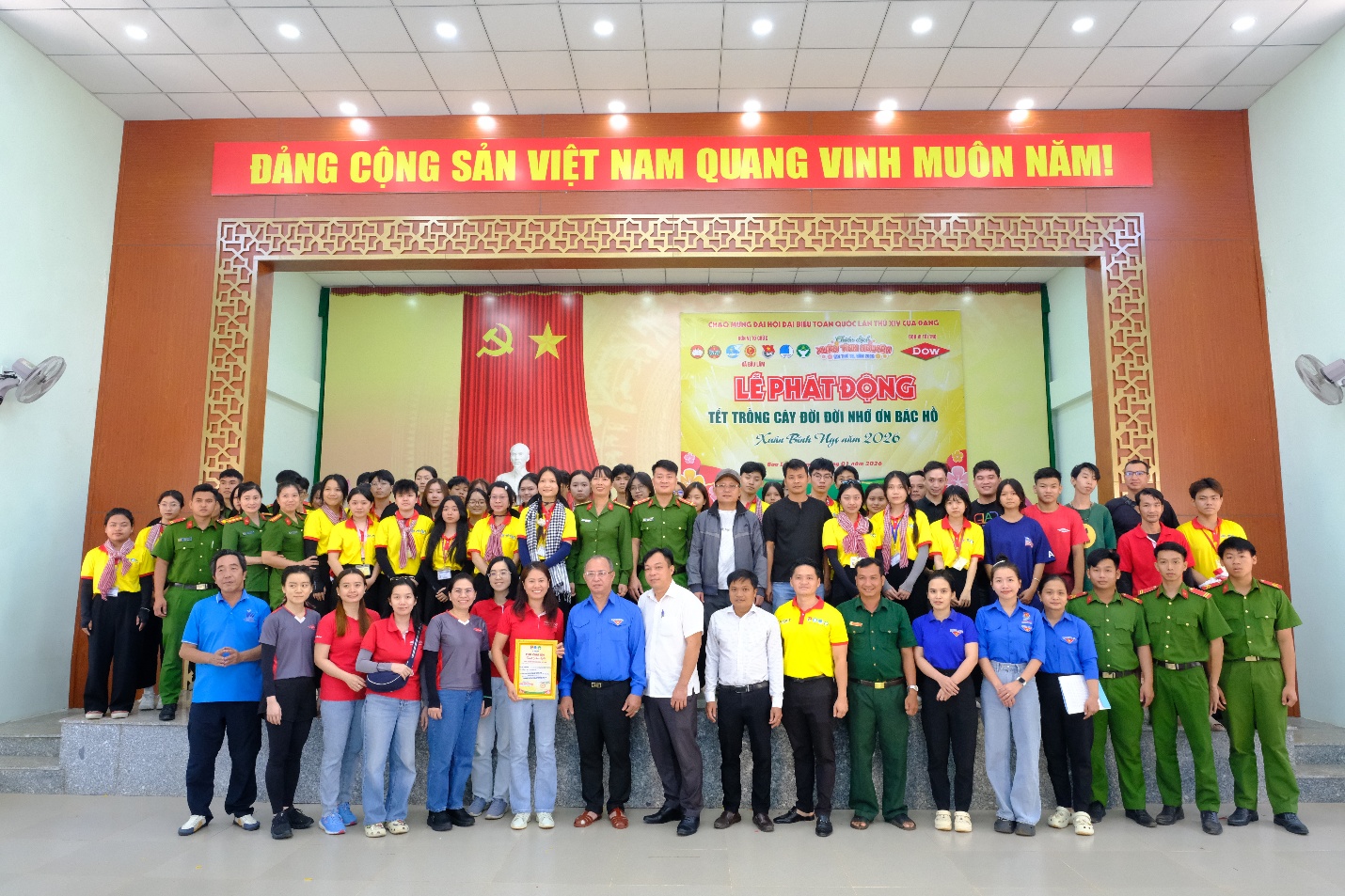 Tuổi trẻ chung tay phủ xanh xã Bàu Lâm dịp Tết Bính Ngọ - Ảnh 1.