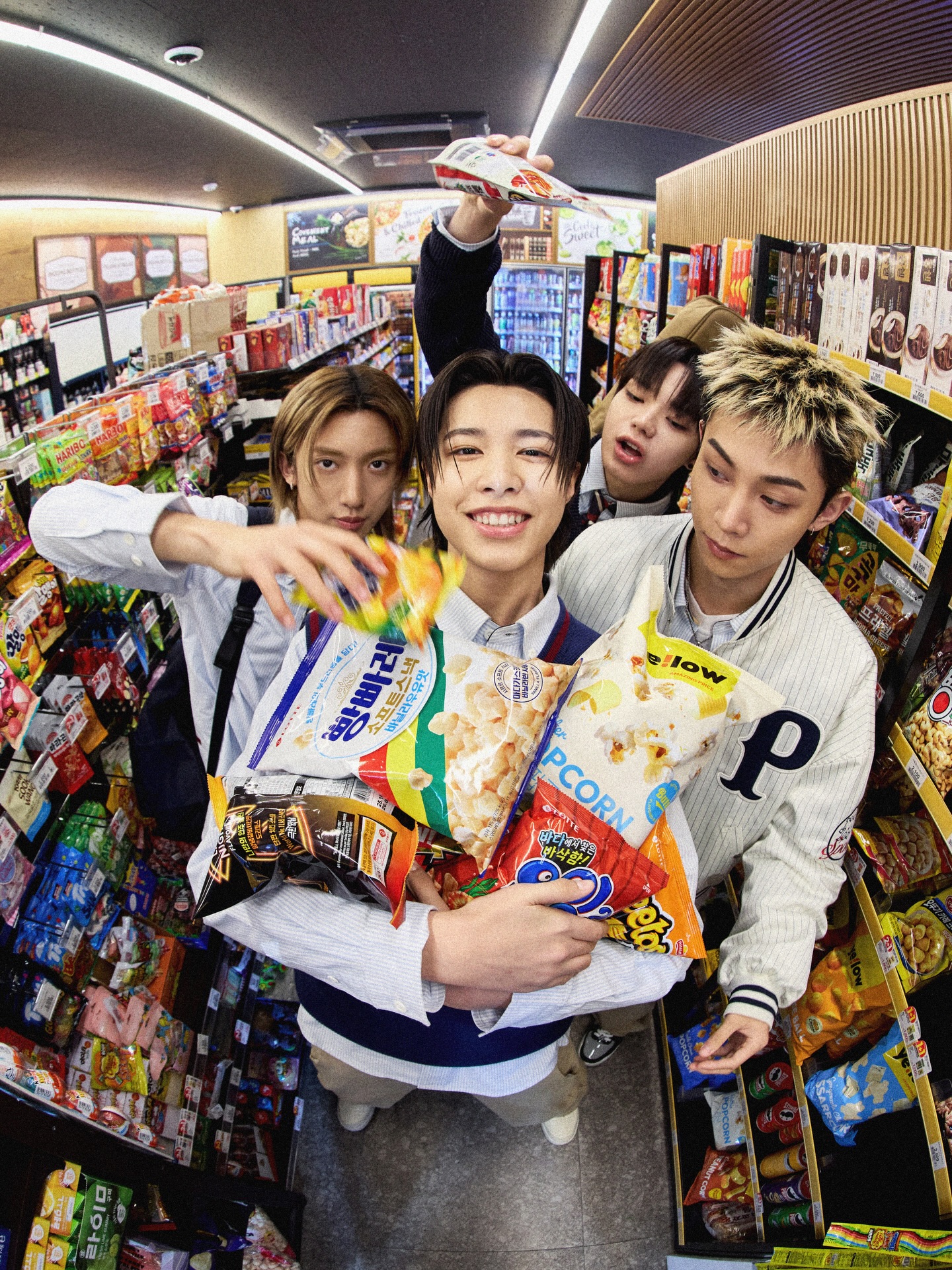 Khán giả phấn khích với màn kết hợp giữa LNGSHOT và nhóm nữ mới của Jay Park- Ảnh 1.