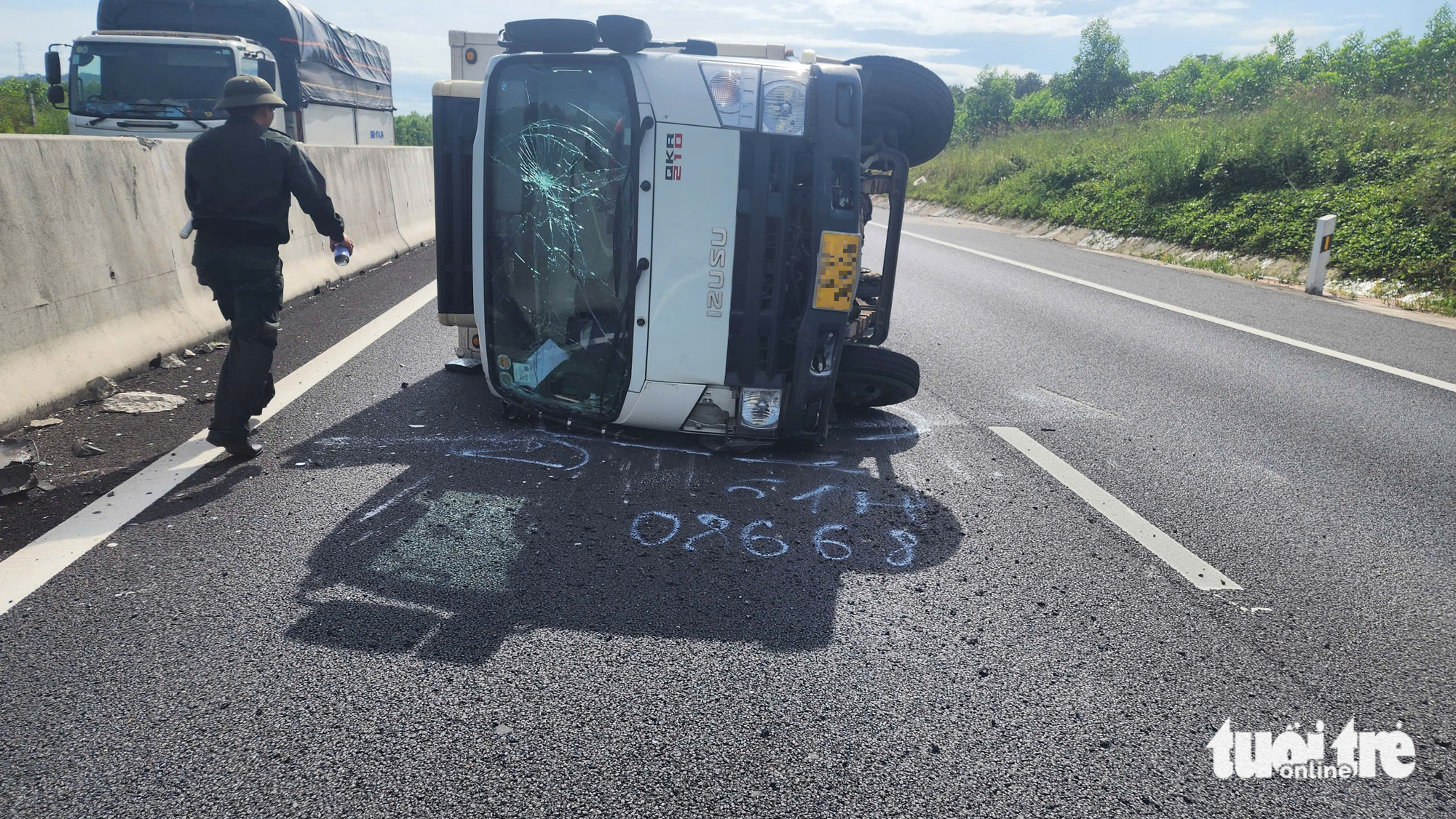 nổ lốp - Ảnh 4.