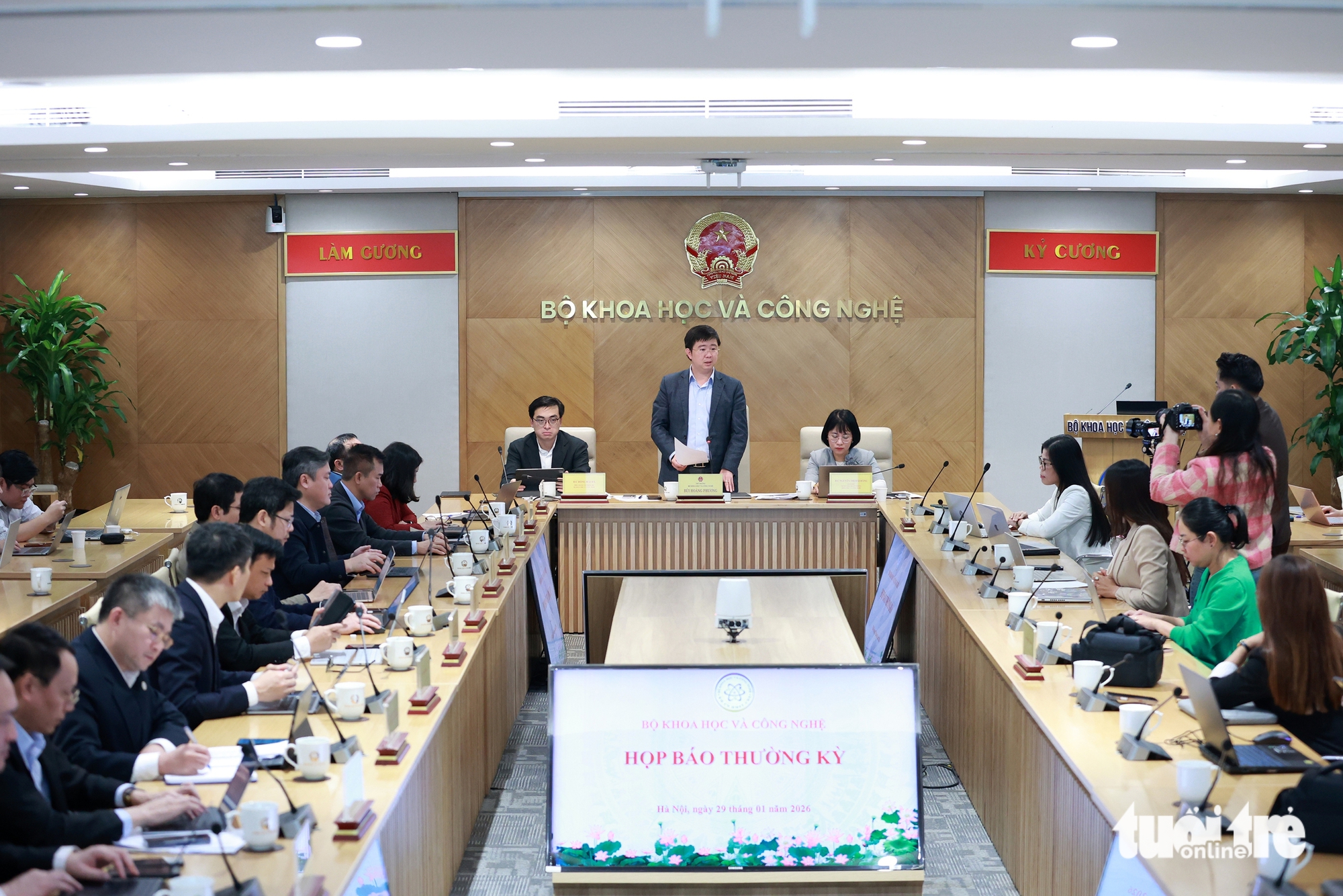 Lợi dụng chatbot AI tạo ảnh khiêu dâm có thể bị truy tố trách nhiệm hình sự - Ảnh 1.