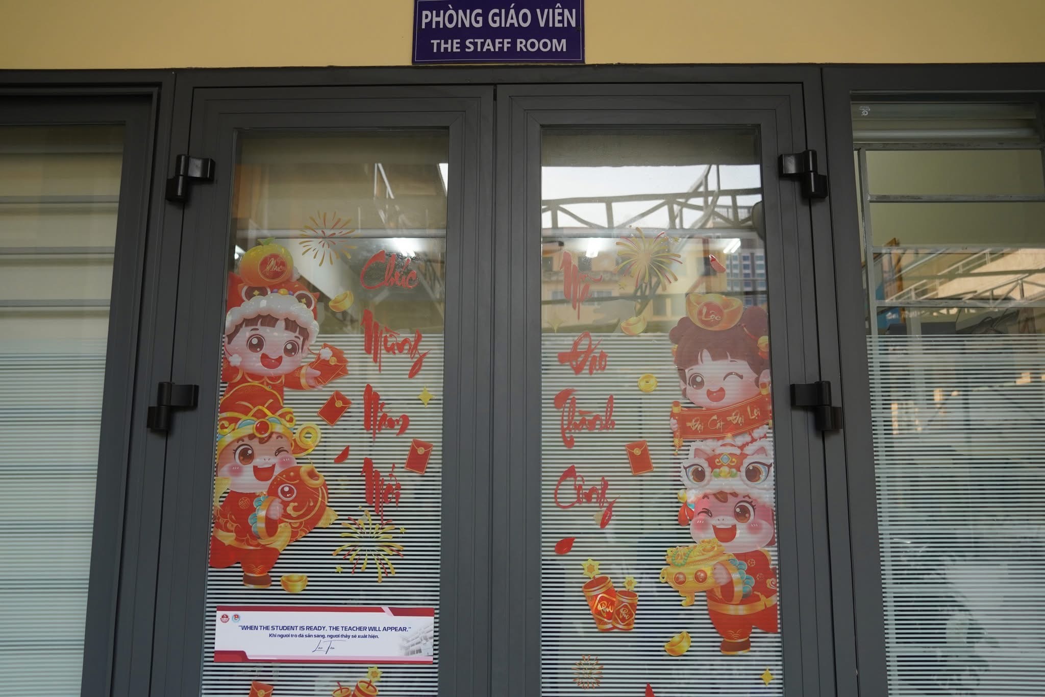 Nhiều trường học rộn ràng khoác áo xuân đón Tết Bính Ngọ 2026- Ảnh 14.