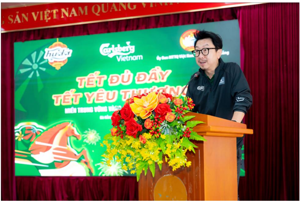 Carlsberg trao 7.500 phần quà Tết đến người dân miền Trung - Ảnh 4.