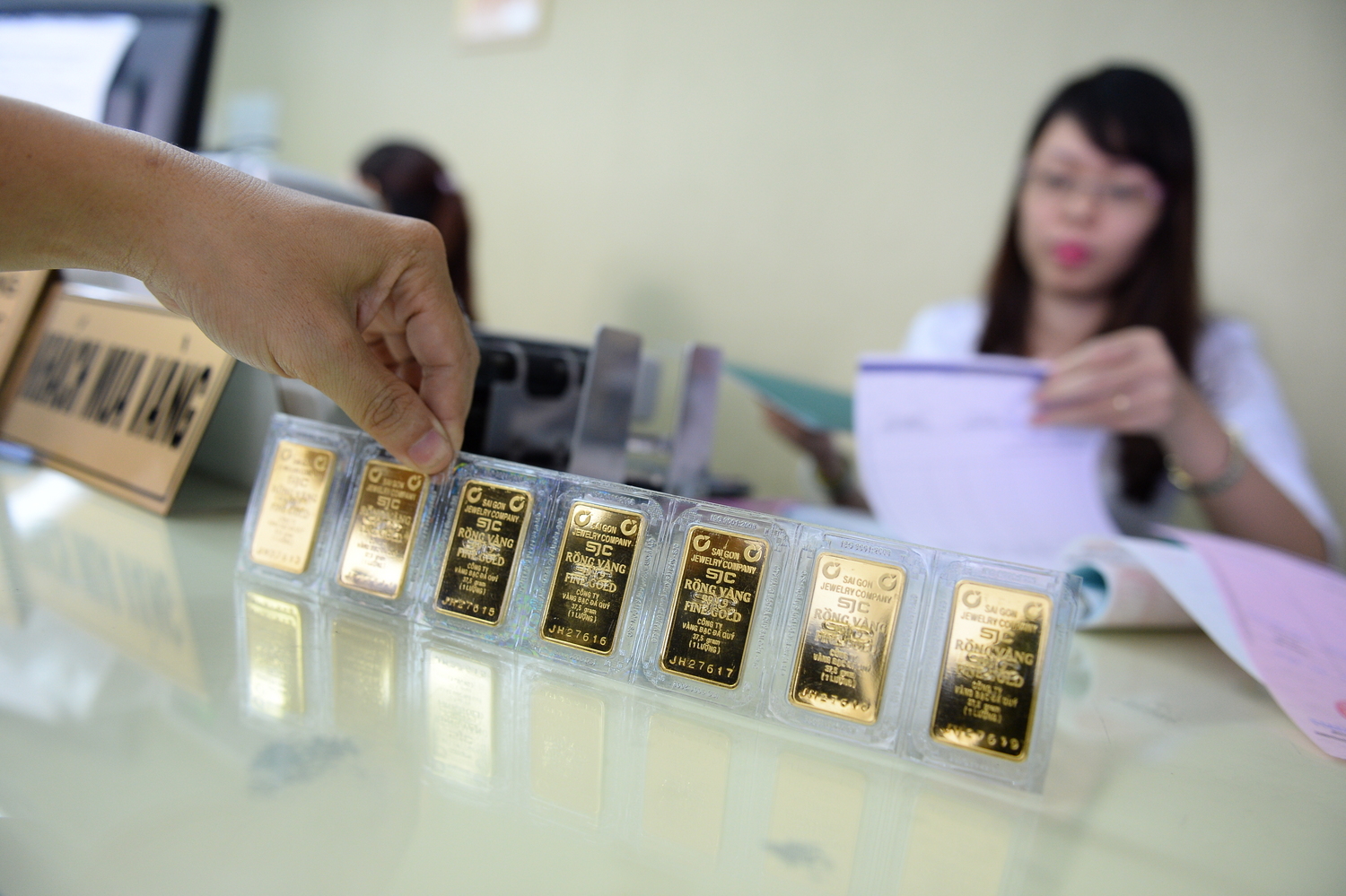 Giá vàng miếng SJC lên 190,8 triệu đồng/lượng rồi quay đầu giảm - Ảnh 1.