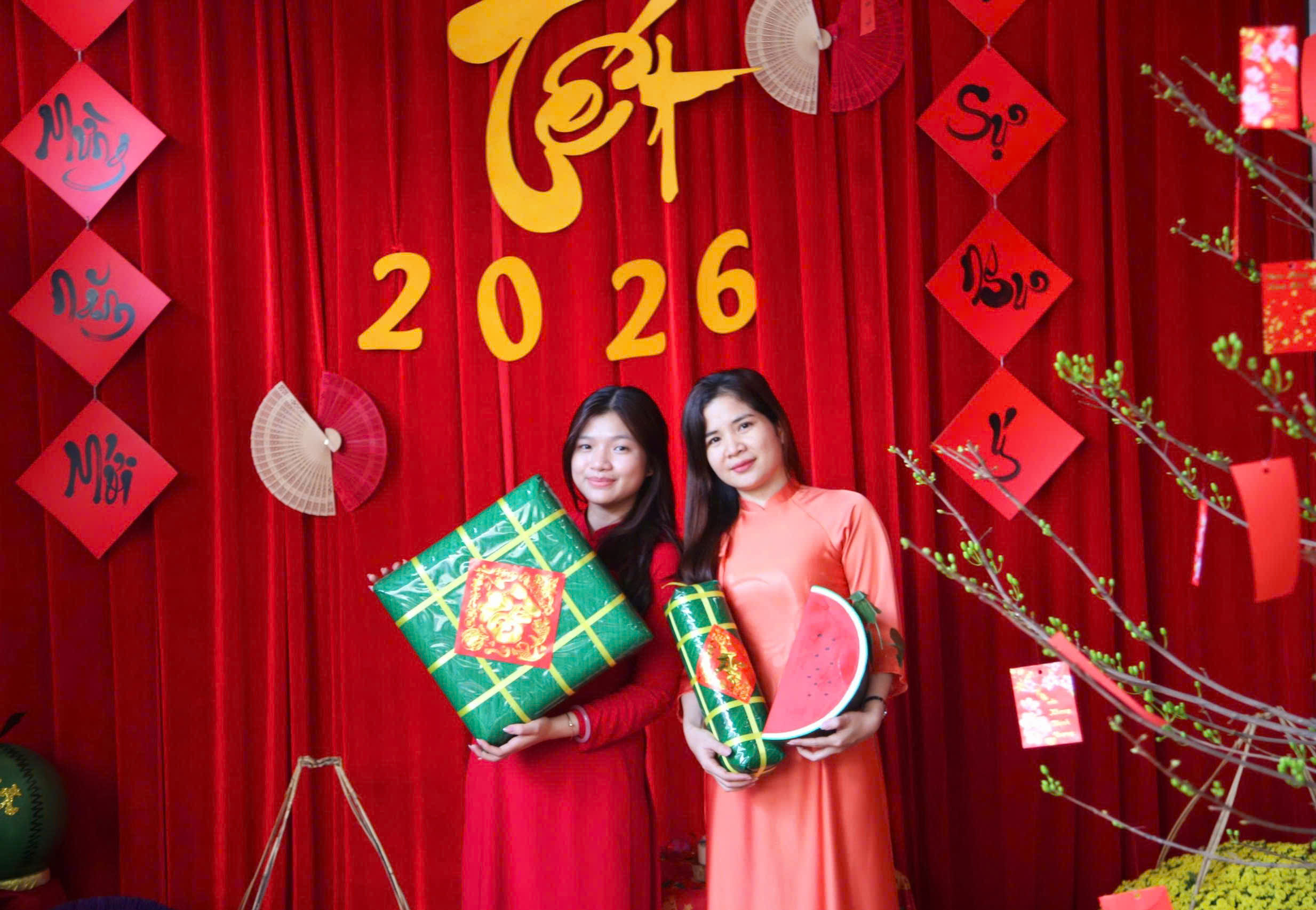 Nhiều trường học rộn ràng khoác áo xuân đón Tết Bính Ngọ 2026- Ảnh 9.