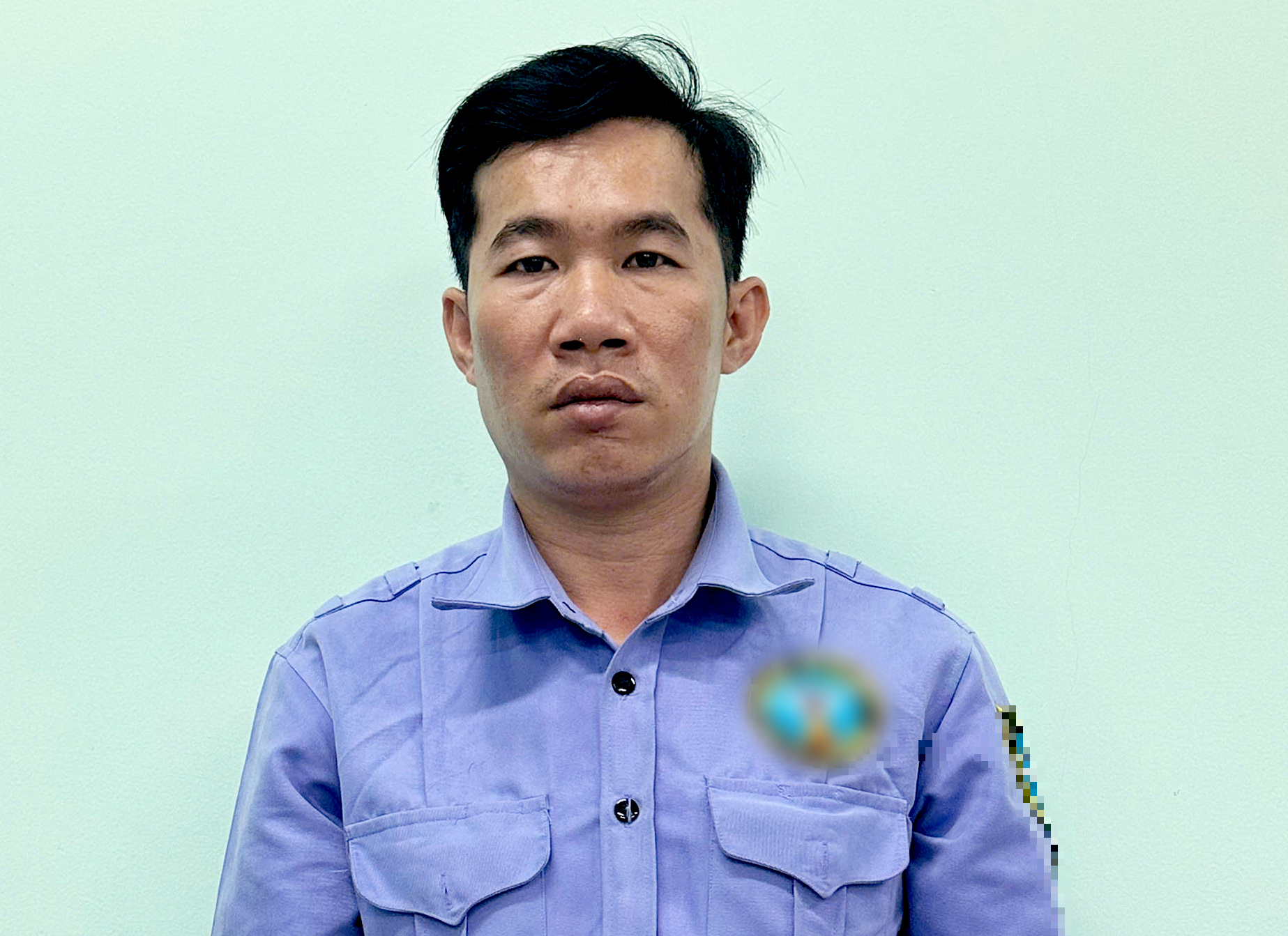 Bắt khẩn cấp người cầm ly đập vào đầu thiếu nữ vì bị 'phản ứng hành vi khiếm nhã' - Ảnh 1.