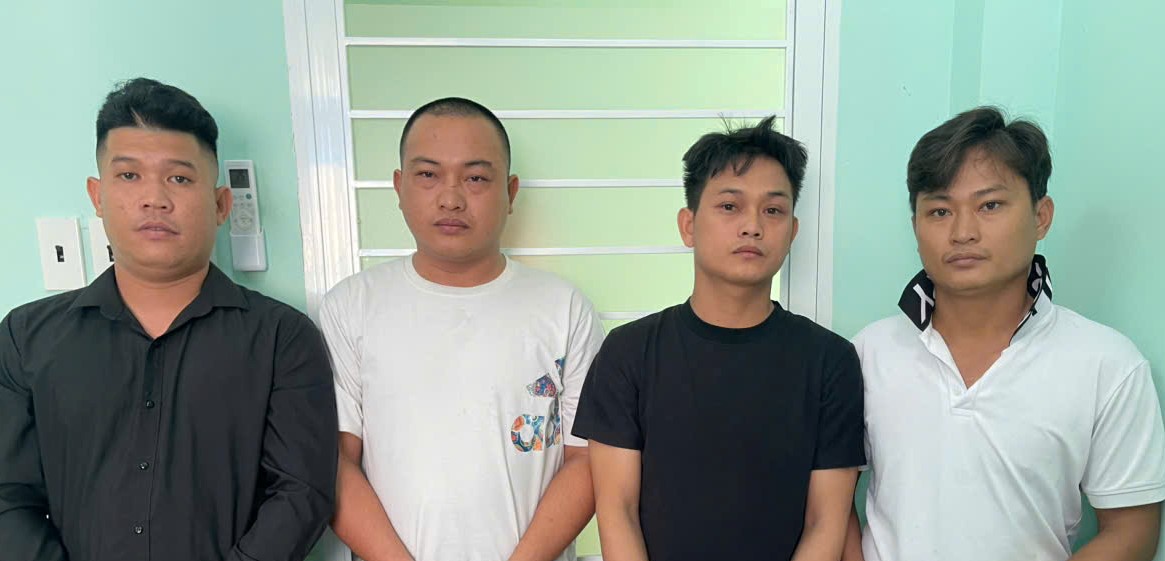 Khởi tố 11 bị can giả làm 'cò lúa' để chiếm đoạt hơn 3,3 tỉ đồng - Ảnh 1.