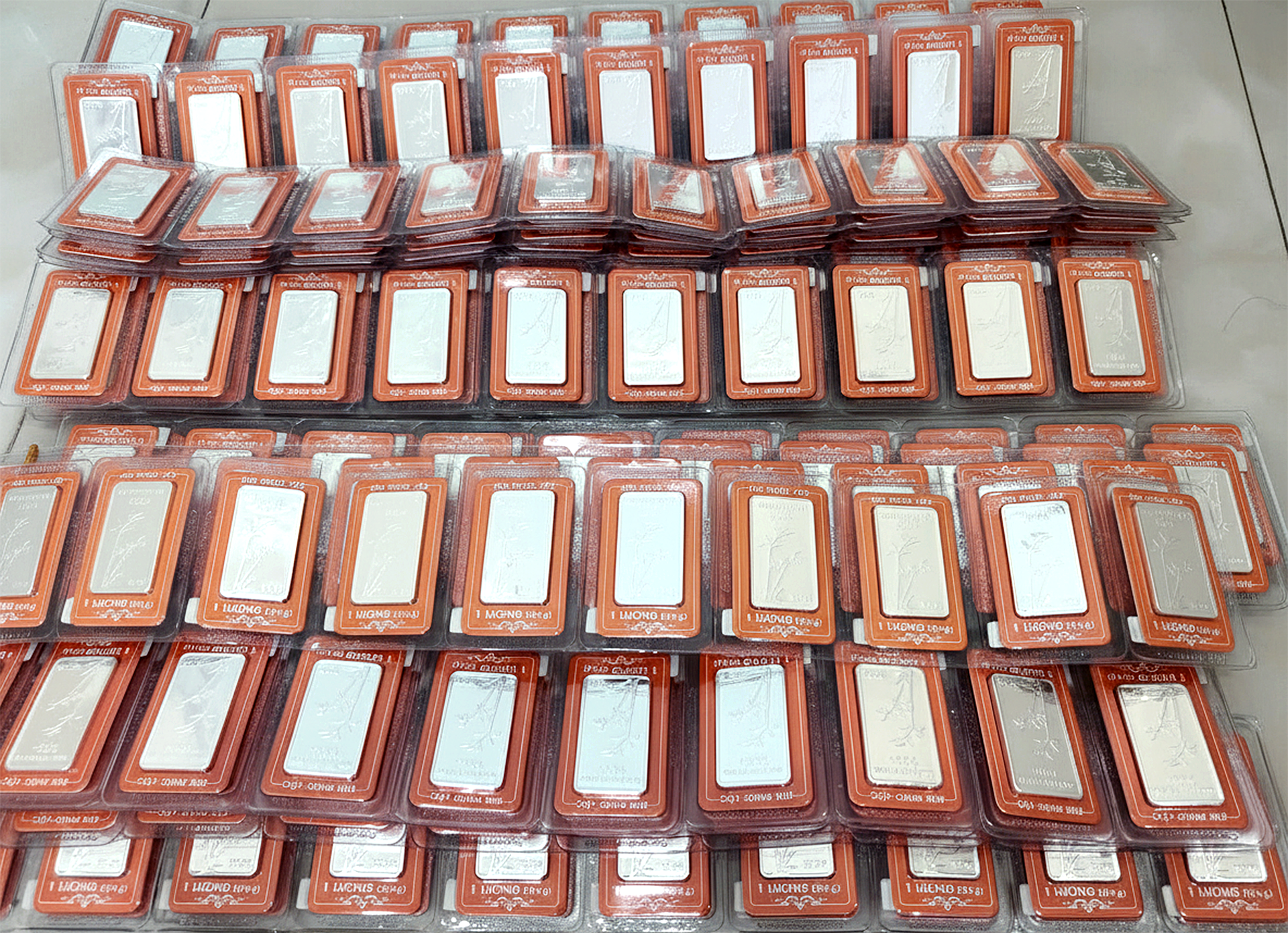 Giá bạc giảm mạnh về 4,4 triệu đồng/lượng - Ảnh 1.