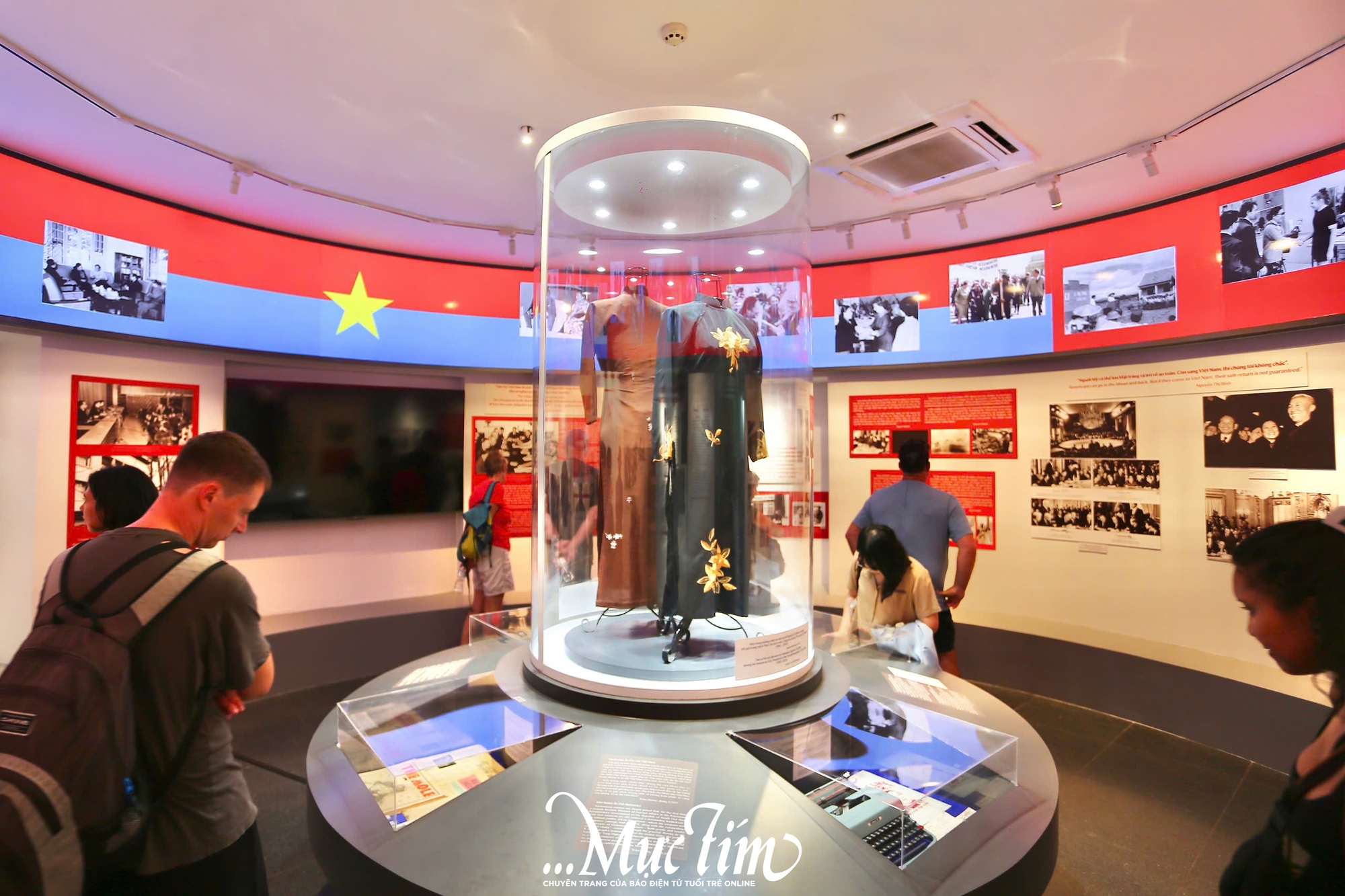 Cảm hứng sống đẹp từ chuyên đề về bà Nguyễn Thị Bình tại Bảo tàng Chứng tích chiến tranh- Ảnh 1. Cảm hứng sống đẹp từ chuyên đề về bà Nguyễn Thị Bình tại Bảo tàng Chứng tích chiến tranh- Ảnh 1.