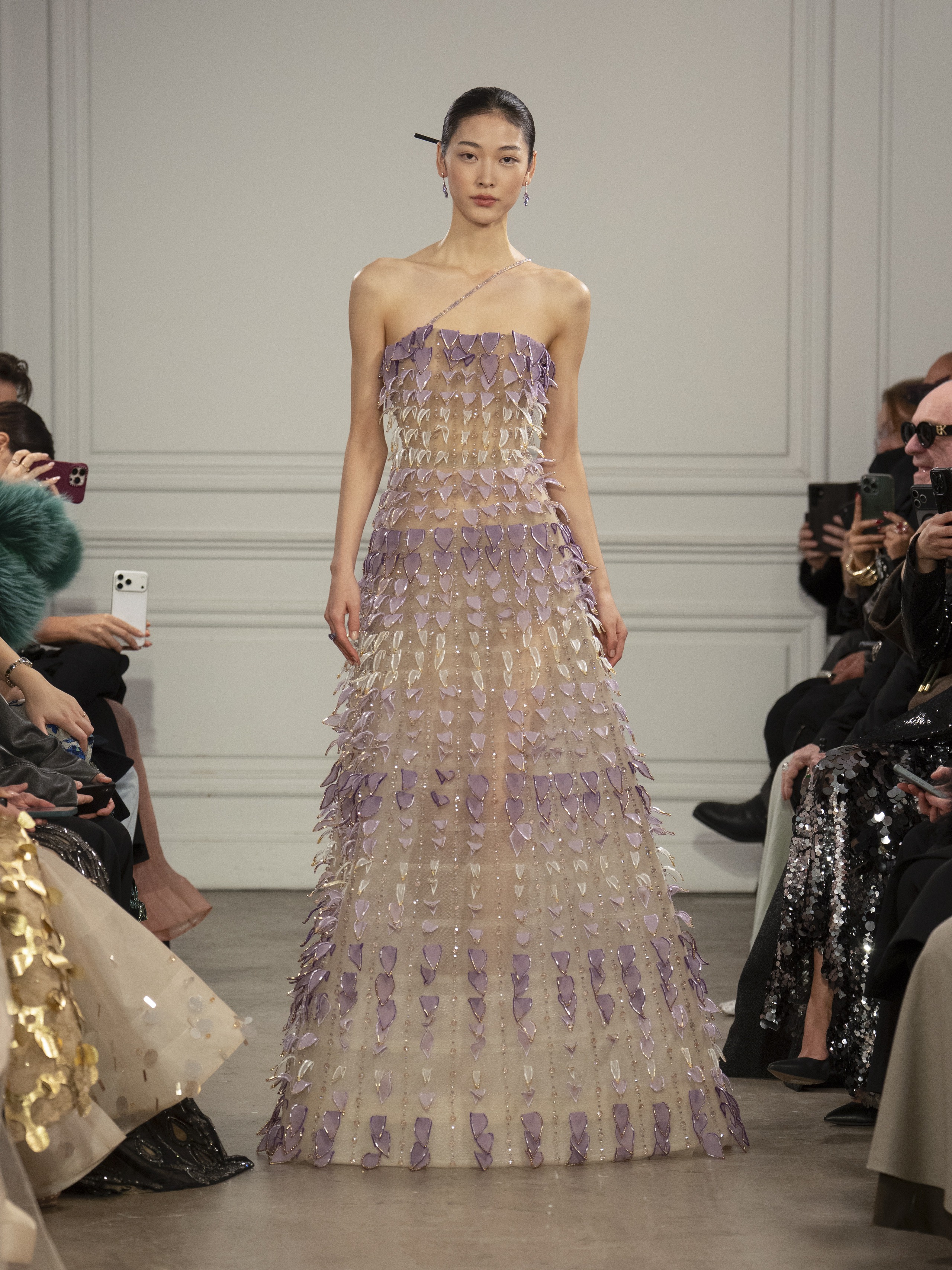 Phan Huy présente la mode vietnamienne à la Semaine de la Haute Couture ...