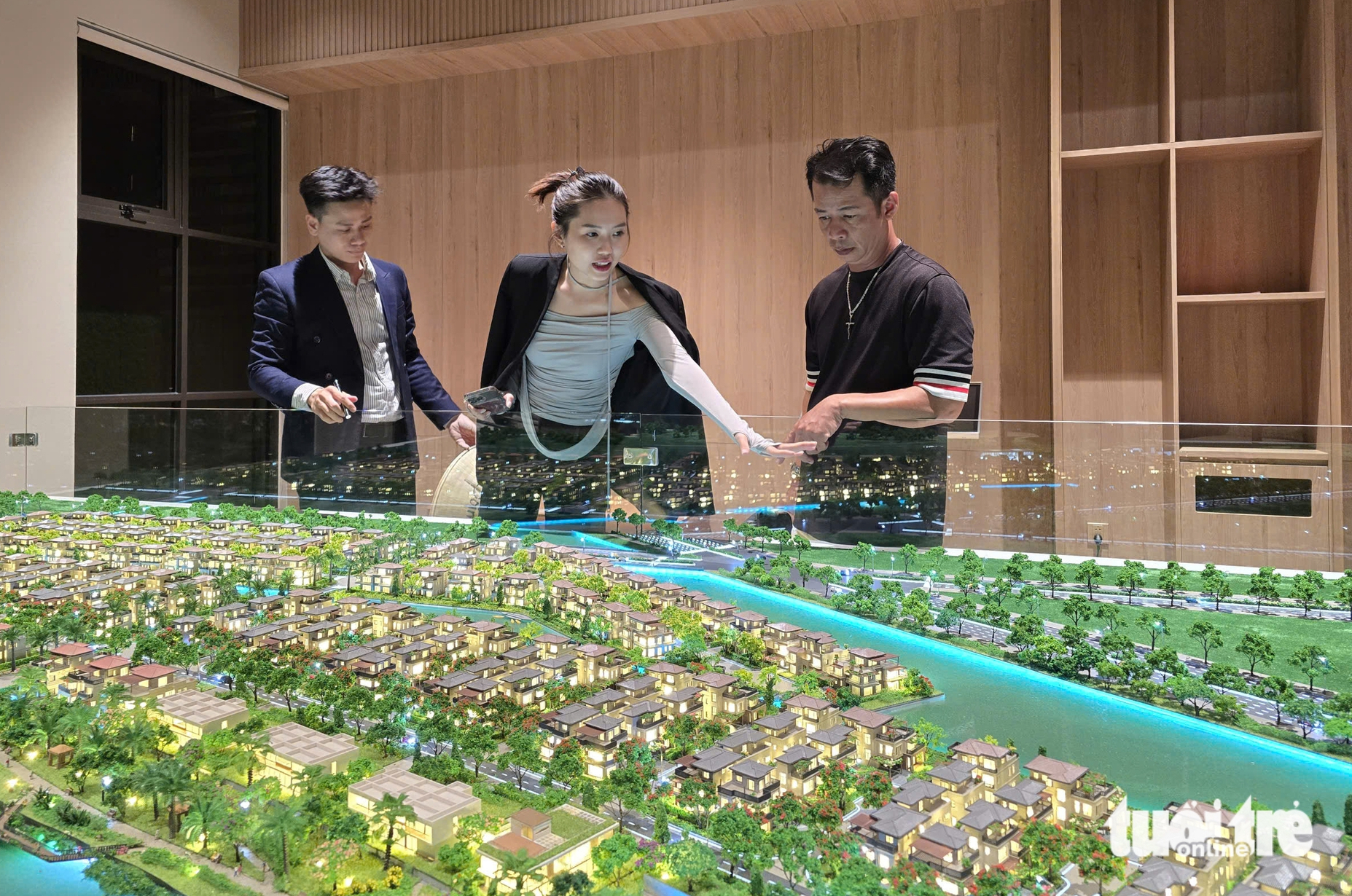 Loạt 'ông lớn' bất động sản báo lãi, có doanh nghiệp thu 103.000 tỉ chỉ trong một quý - Ảnh 1.