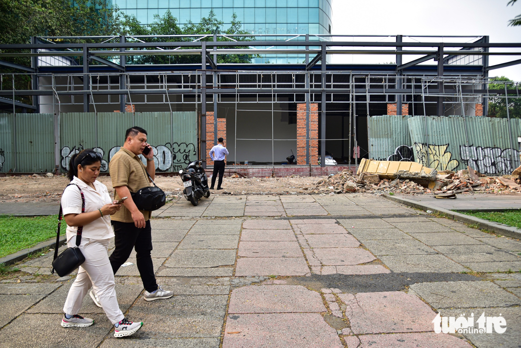 Thêm nhiều khu đất vàng ở TP.HCM 'thay áo mới', dần thành công viên, vườn hoa đón Tết - Ảnh 7.