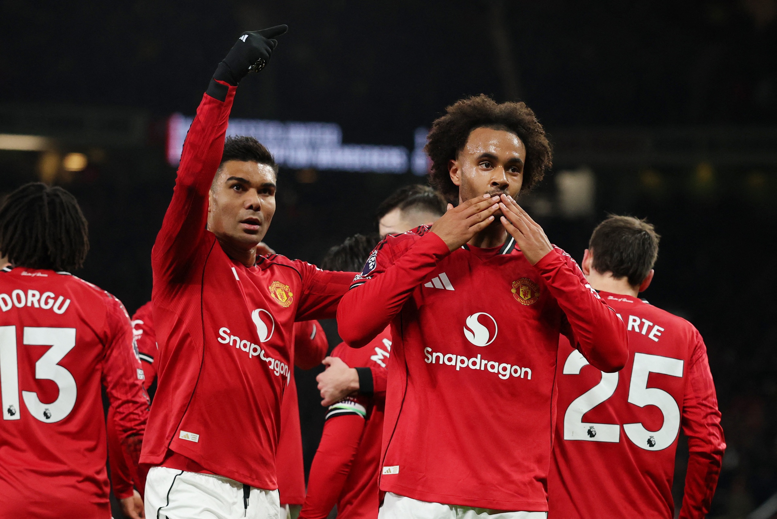 Leeds đấu Man United: Chuyến làm khách nhiều sóng gió chờ Quỷ đỏ- Ảnh 1. Leeds đấu Man United: Chuyến làm khách nhiều sóng gió chờ Quỷ đỏ- Ảnh 1.