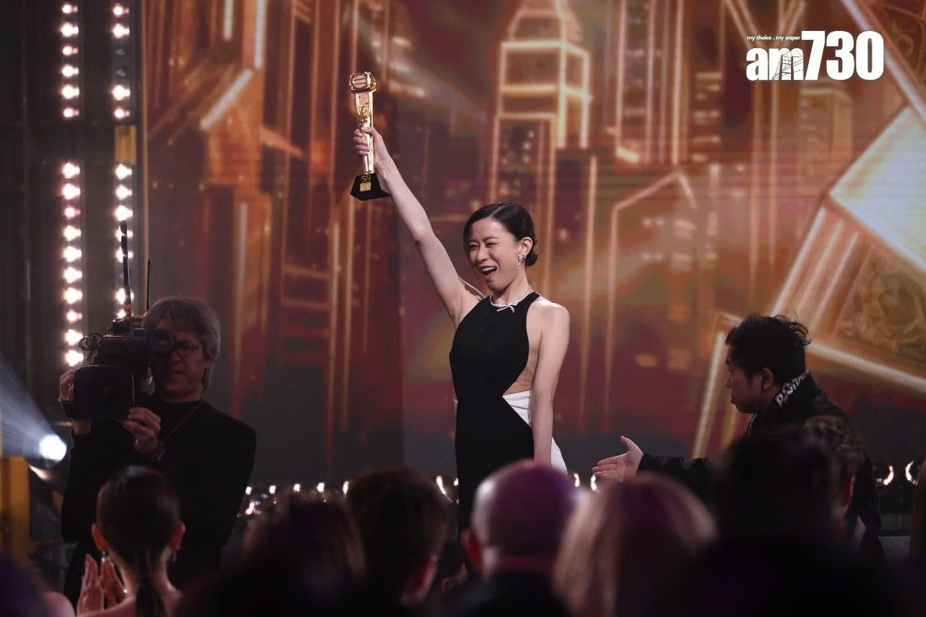 Xa Thi Mạn lên ngôi Thị hậu lần 4, Nữ hoàng tin tức 2 áp đảo Lễ trao giải TVB - Ảnh 1.