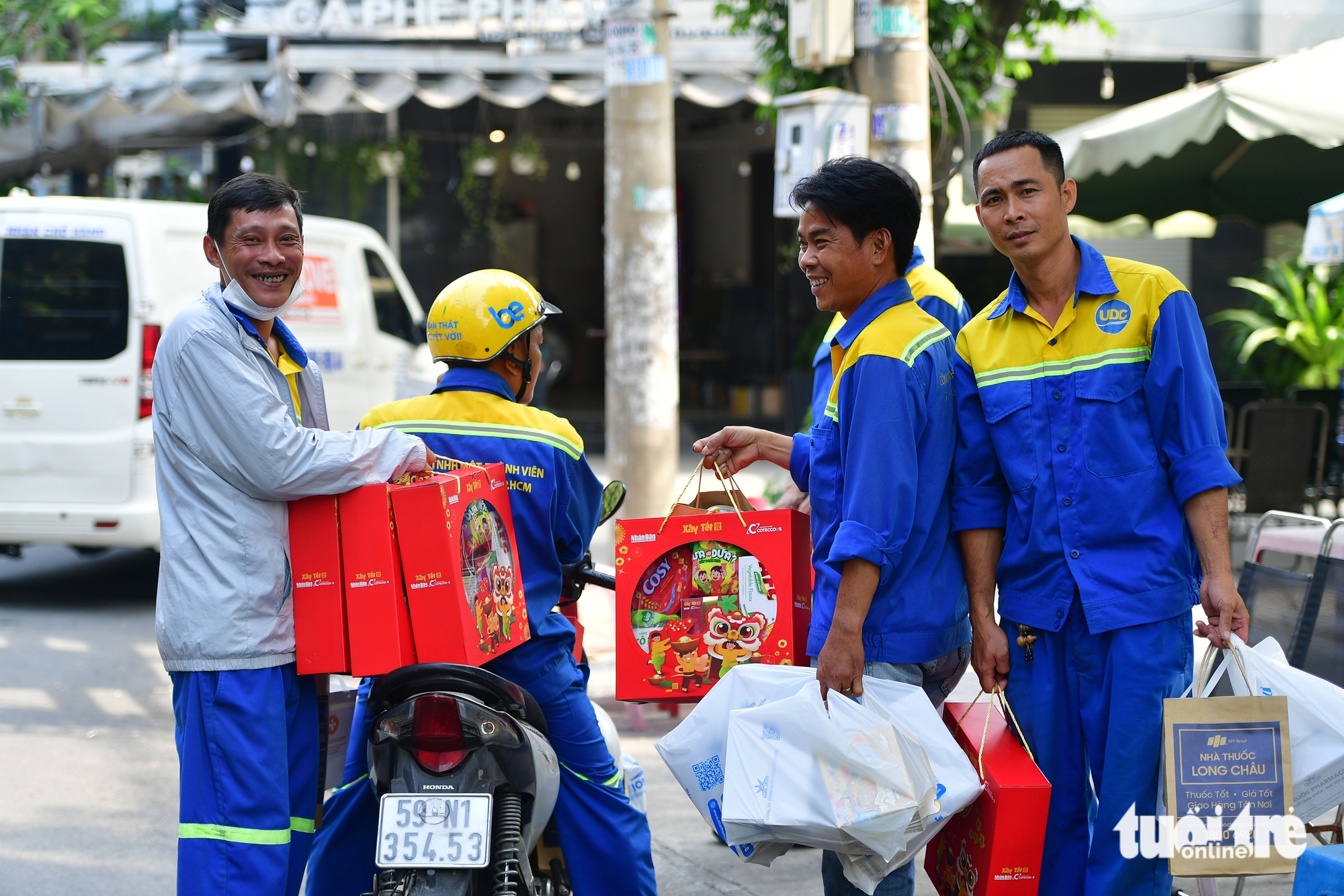 công nhân thoát nước - Ảnh 1.