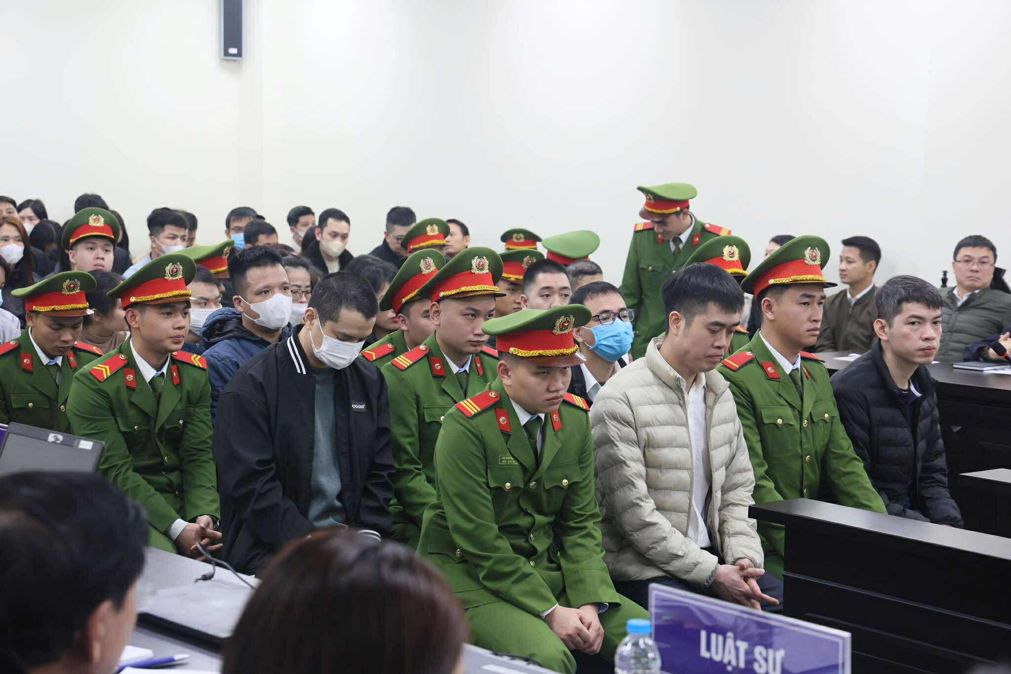 Ông trùm sữa giả Hiup: 'Sữa không có chất độc hại, con bị cáo cũng uống' - Ảnh 3.