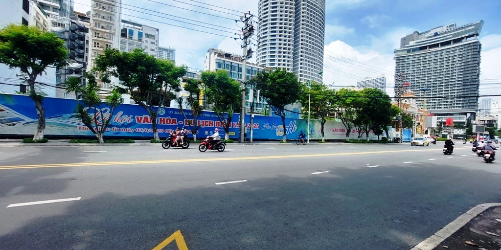 Khu ‘đất vàng’ bên biển Nha Trang được xây 40 tầng, khởi điểm đấu giá gần 691,5 tỉ đồng - Ảnh 1.