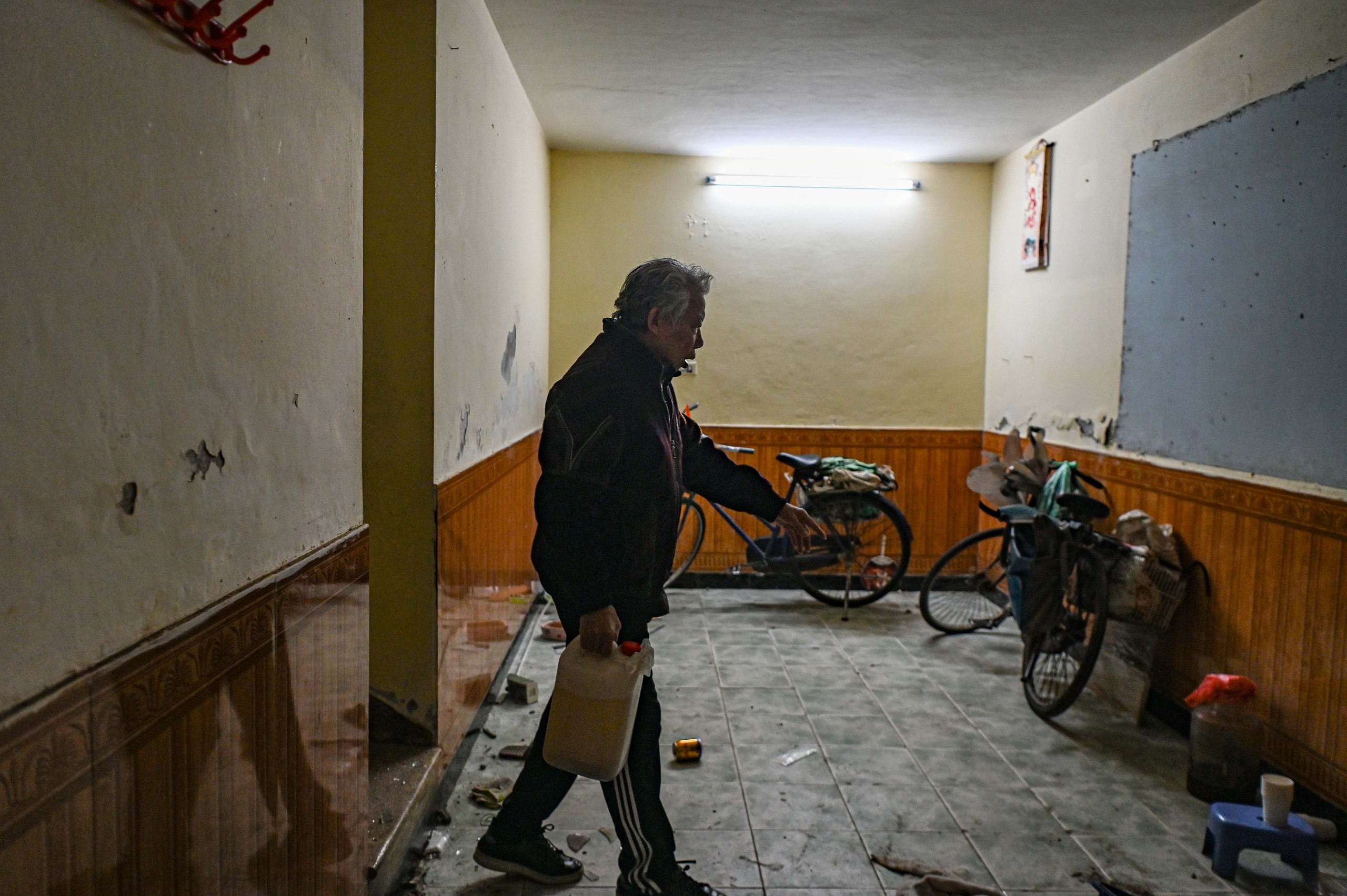 Hanoi residents move out as work begins on public square east of Hoan Kiem Lake- Ảnh 11.