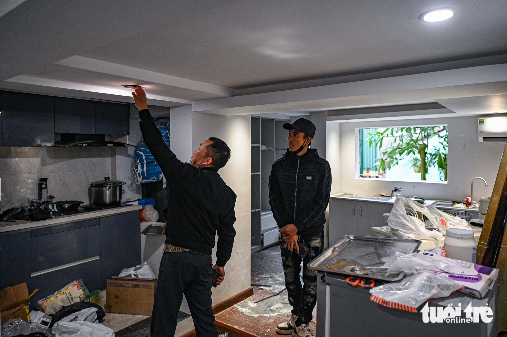 Hanoi residents move out as work begins on public square east of Hoan Kiem Lake- Ảnh 5.