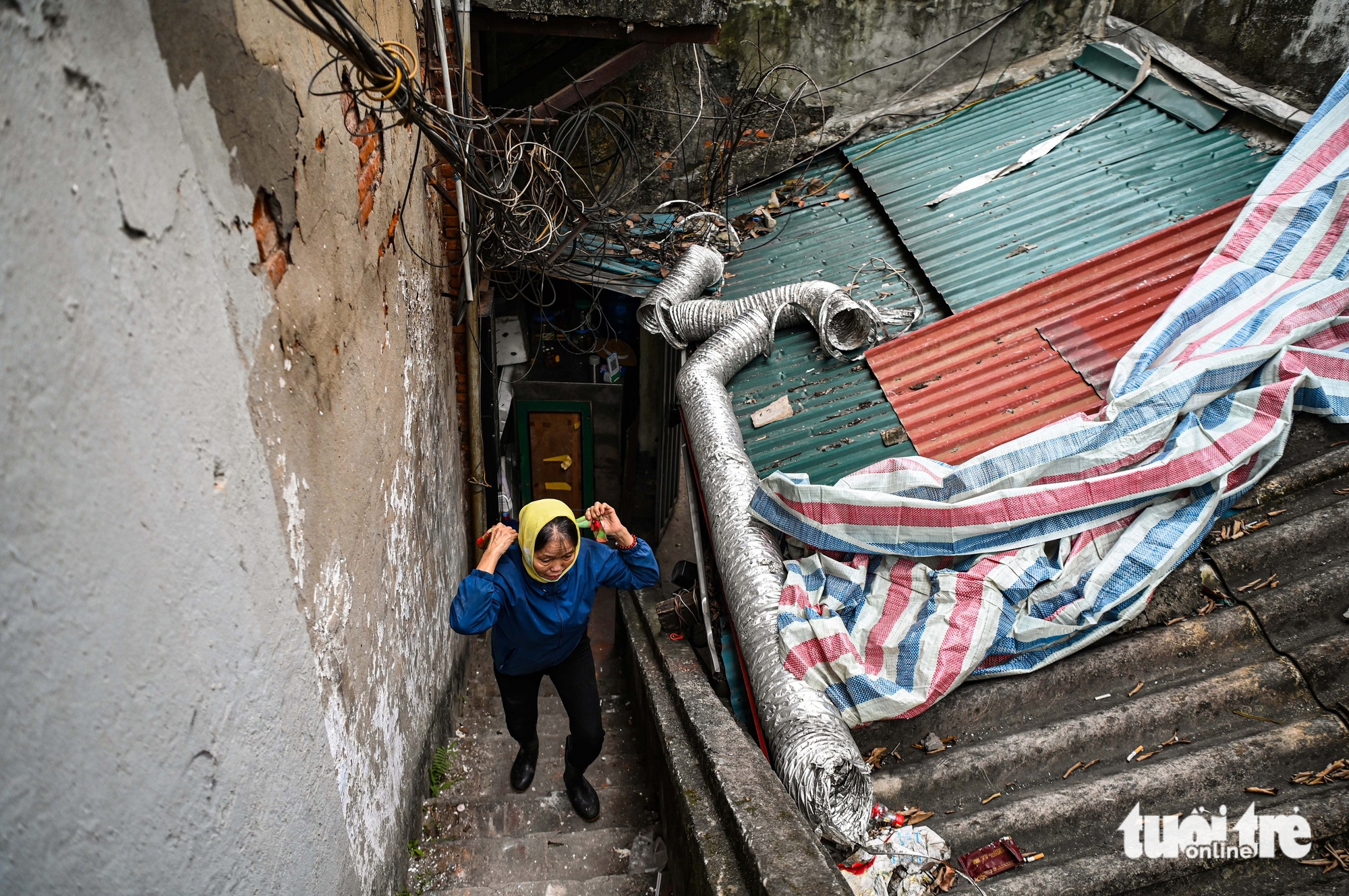 Hanoi residents move out as work begins on public square east of Hoan Kiem Lake- Ảnh 8.