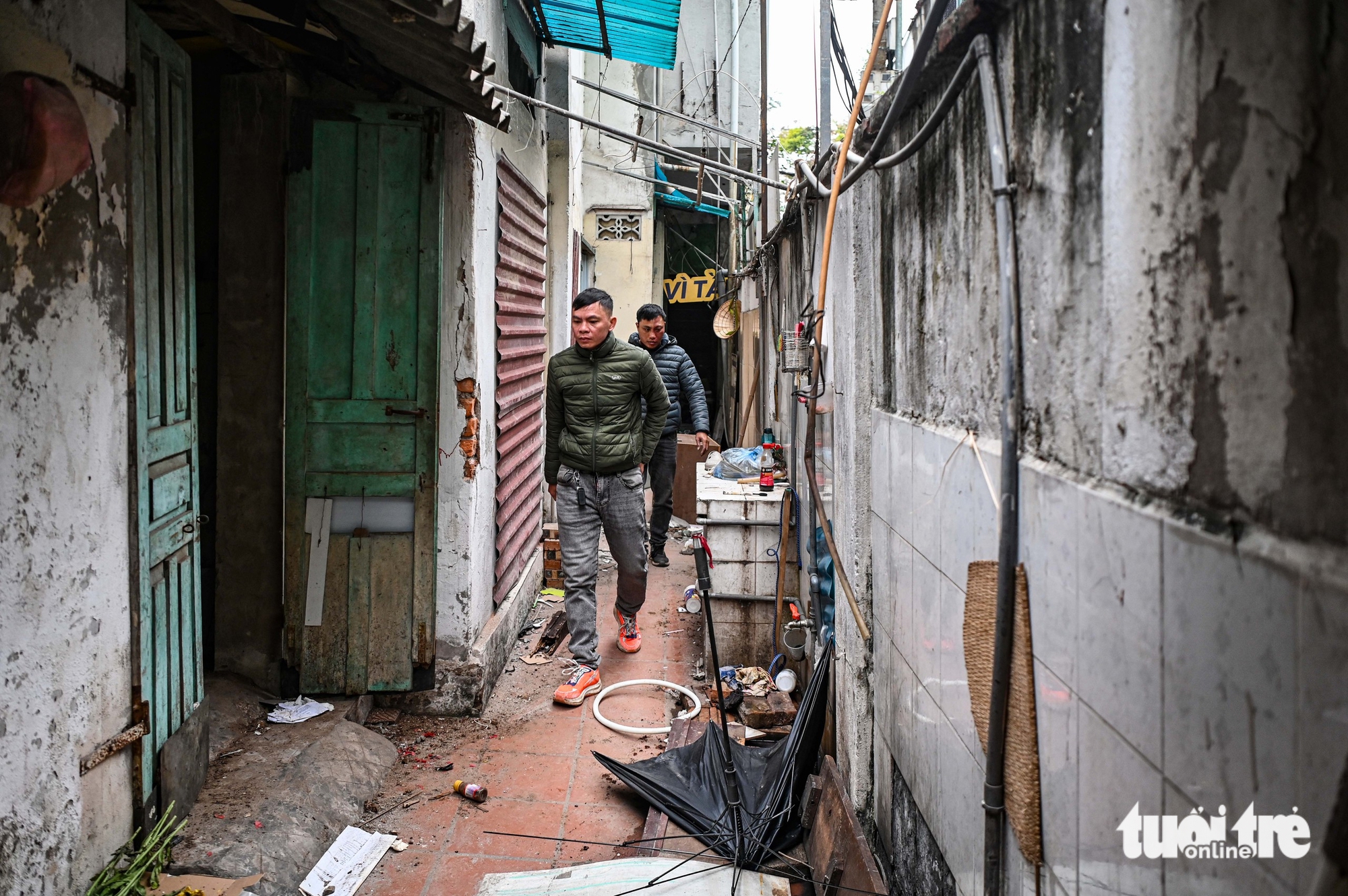 Hanoi residents move out as work begins on public square east of Hoan Kiem Lake- Ảnh 6.