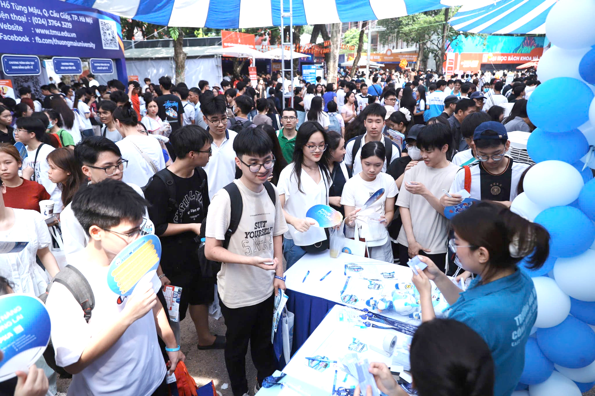 tư vấn tuyển sinh - Ảnh 1.