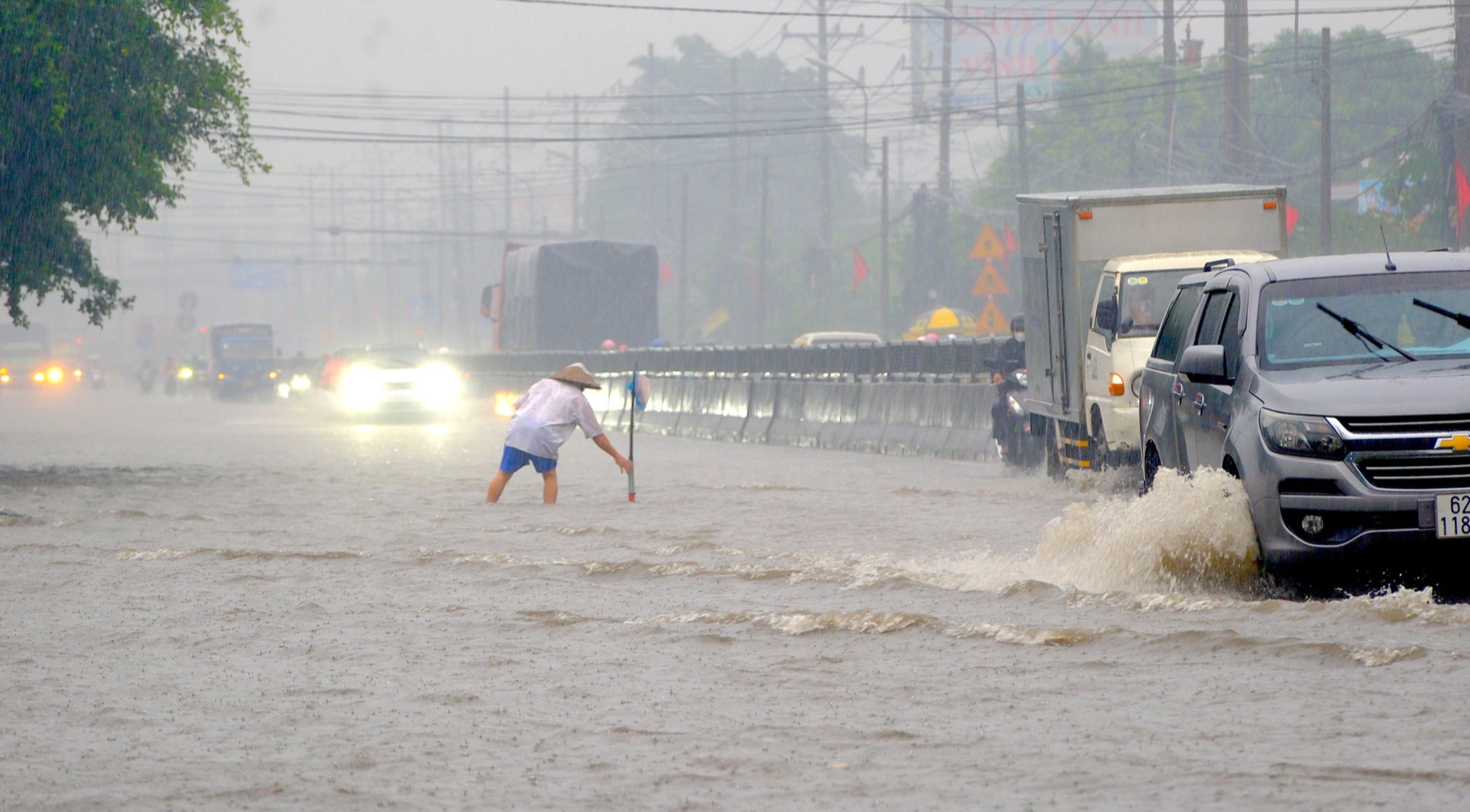 Quốc lộ 1 ngập nặng khi mưa, xã cửa ngõ Tây Ninh kiến nghị sớm đầu tư sửa chữa - Ảnh 1.