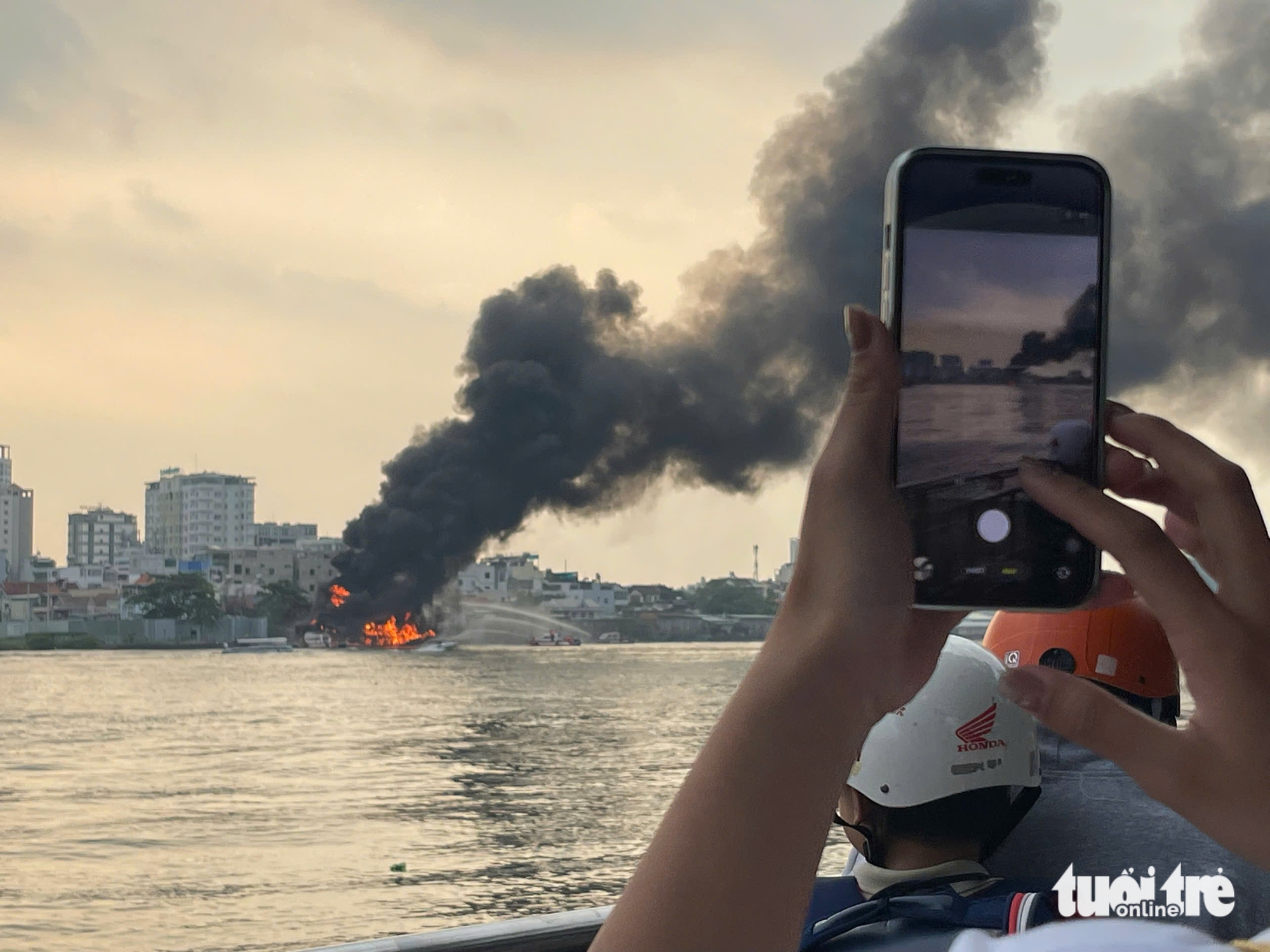 cháy tàu du lịch - Ảnh 5.