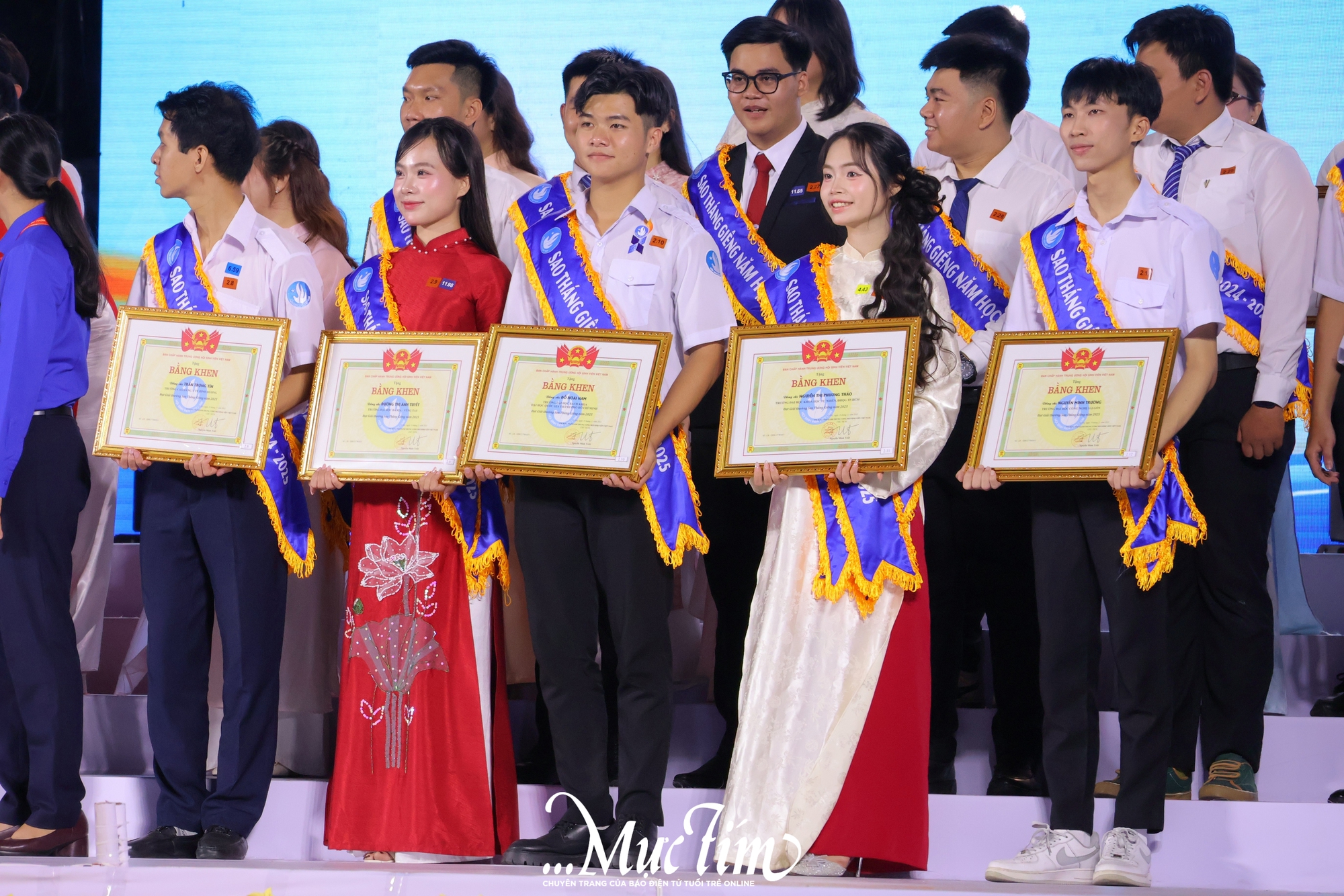 Tuyên dương 1483 học sinh, sinh viên tiêu biểu TP.HCM - Ảnh 4.