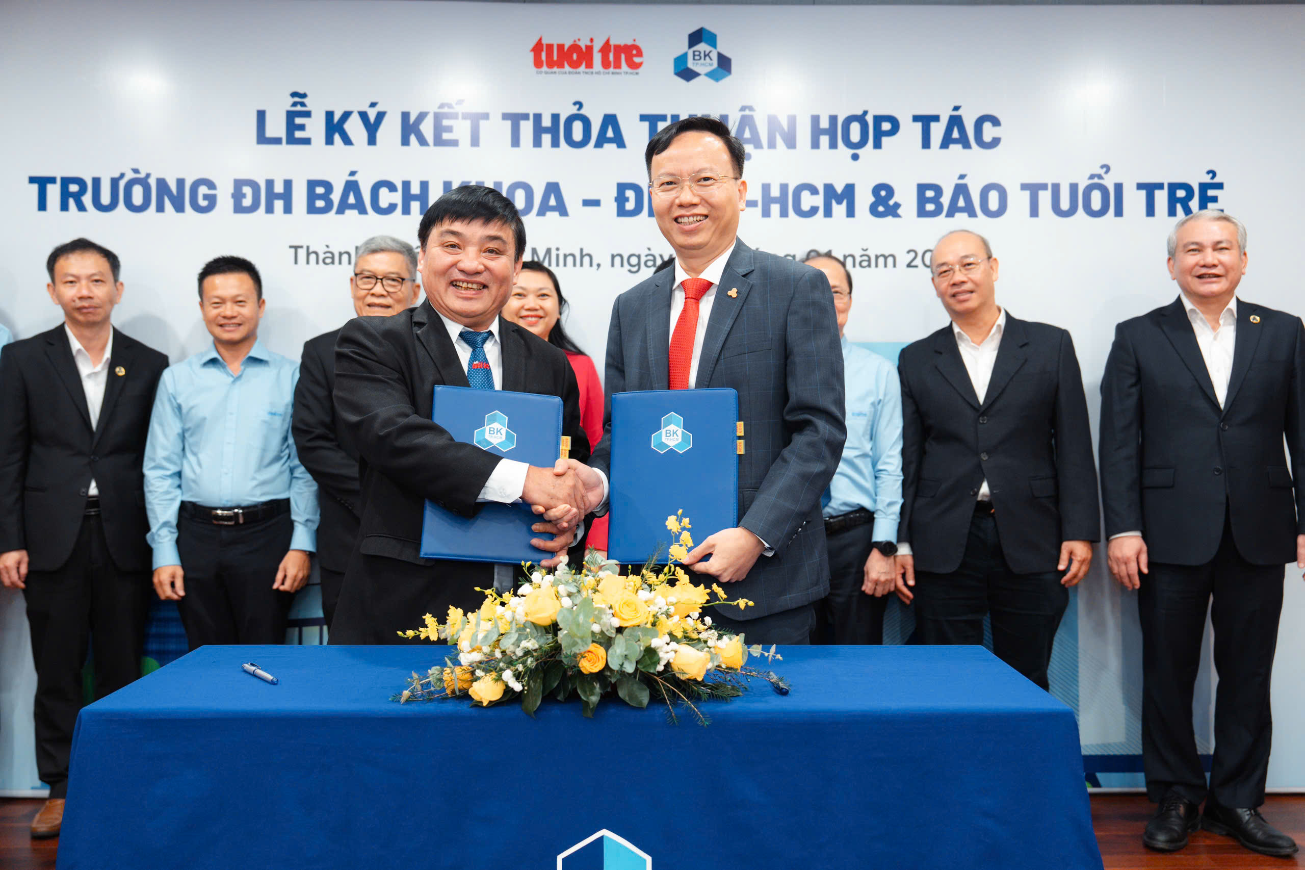 Báo Tuổi Trẻ và Trường đại học Bách khoa TP.HCM ký kết hợp tác - Ảnh 1.