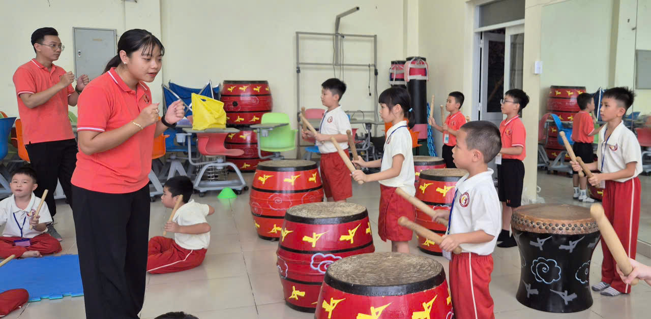 TP.HCM siết chương trình liên kết: Không được ép học sinh, không gây quá tải - Ảnh 1.