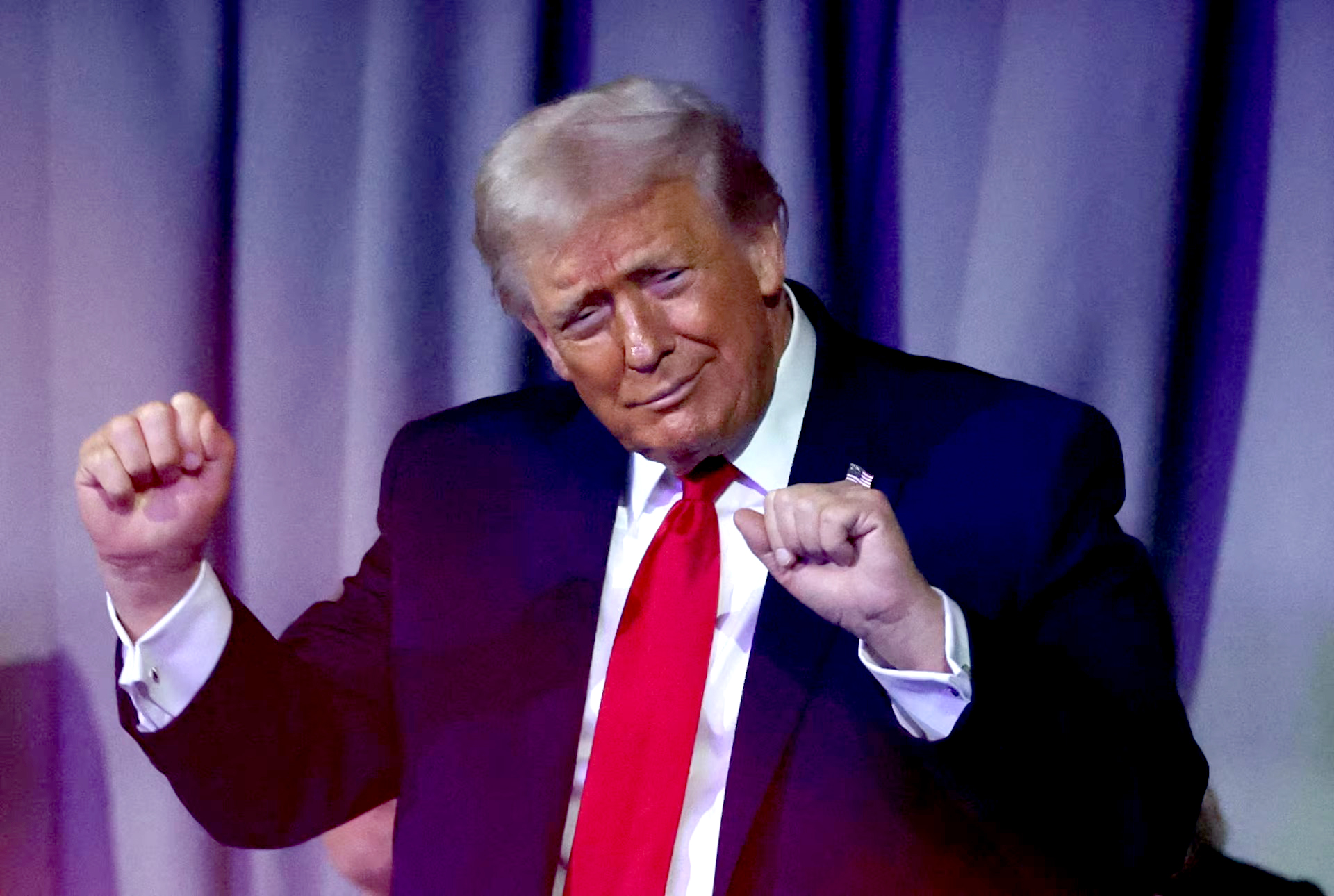 Tổng thống Trump tiết lộ bà Melania ghét điệu nhảy của chồng vì 'chẳng ra dáng tổng thống' - Ảnh 1.