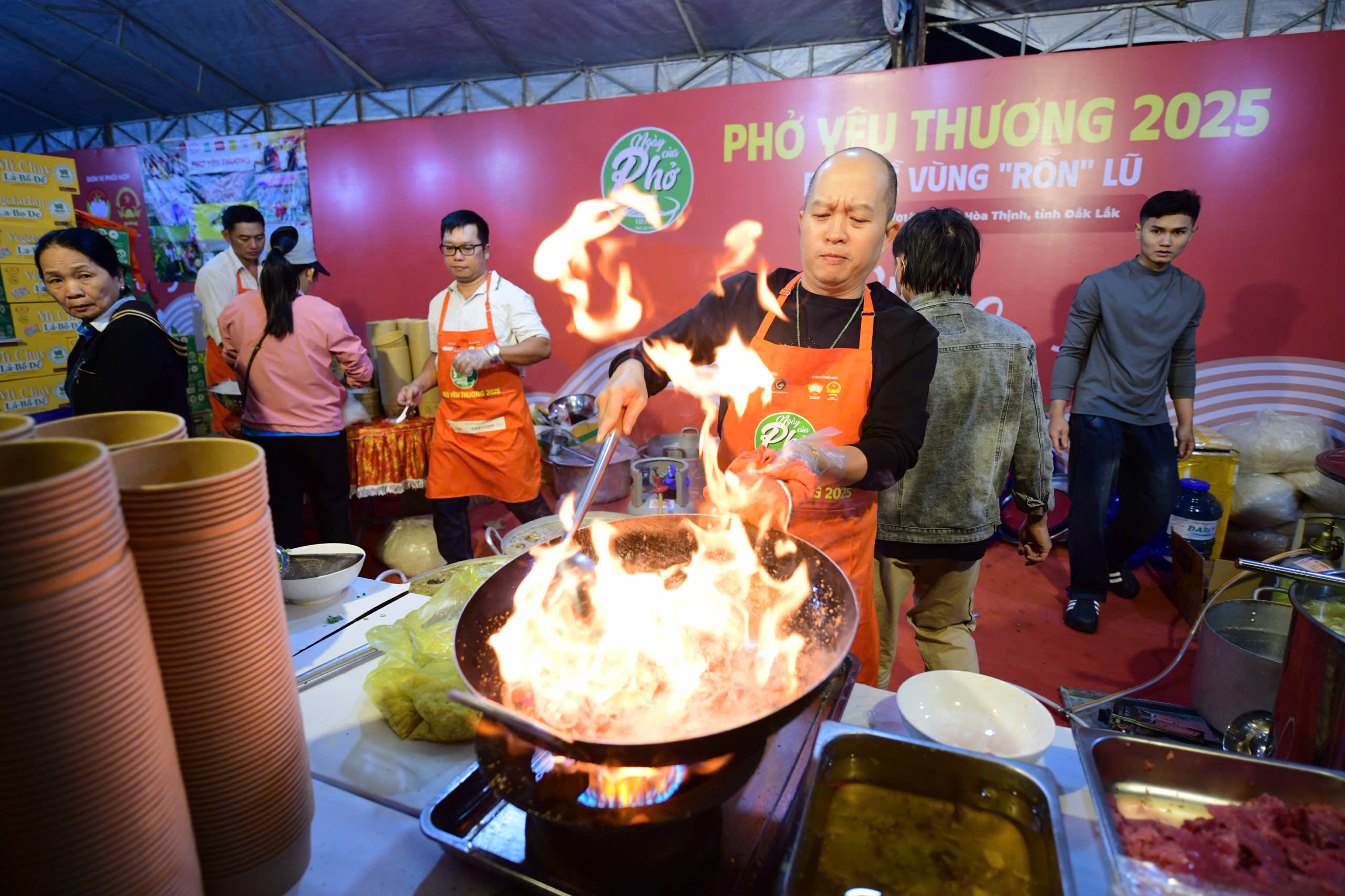 Phở yêu thương - Ảnh 1.