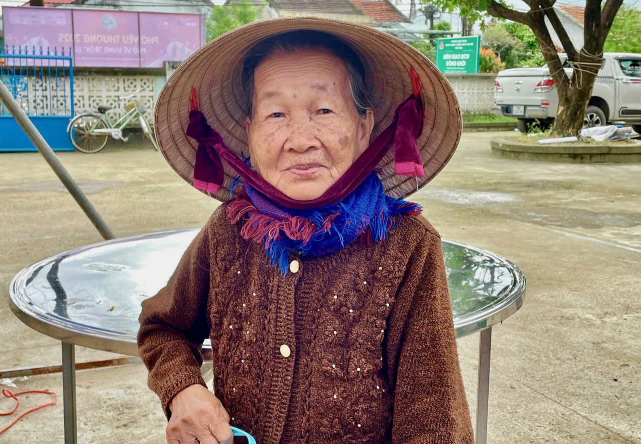 Mang Phở yêu thương đến vùng rốn lũ - Ảnh 3. Phở yêu thương - Ảnh 3.