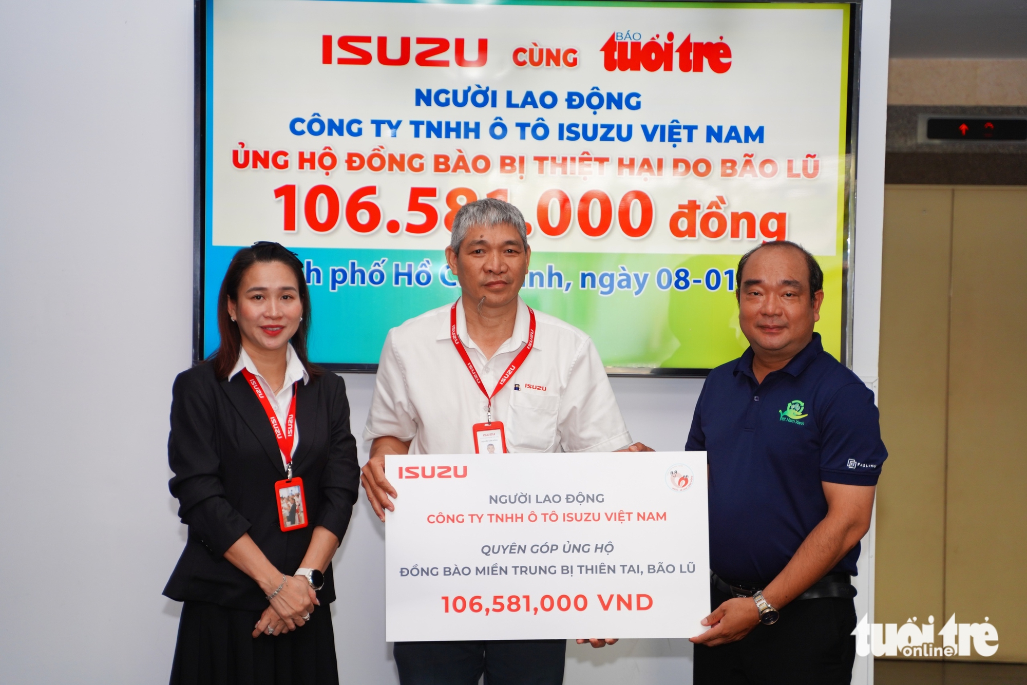 Người lao động Công ty ISUZU hỗ trợ bà con miền Trung hơn 100 triệu đồng - Ảnh 1.