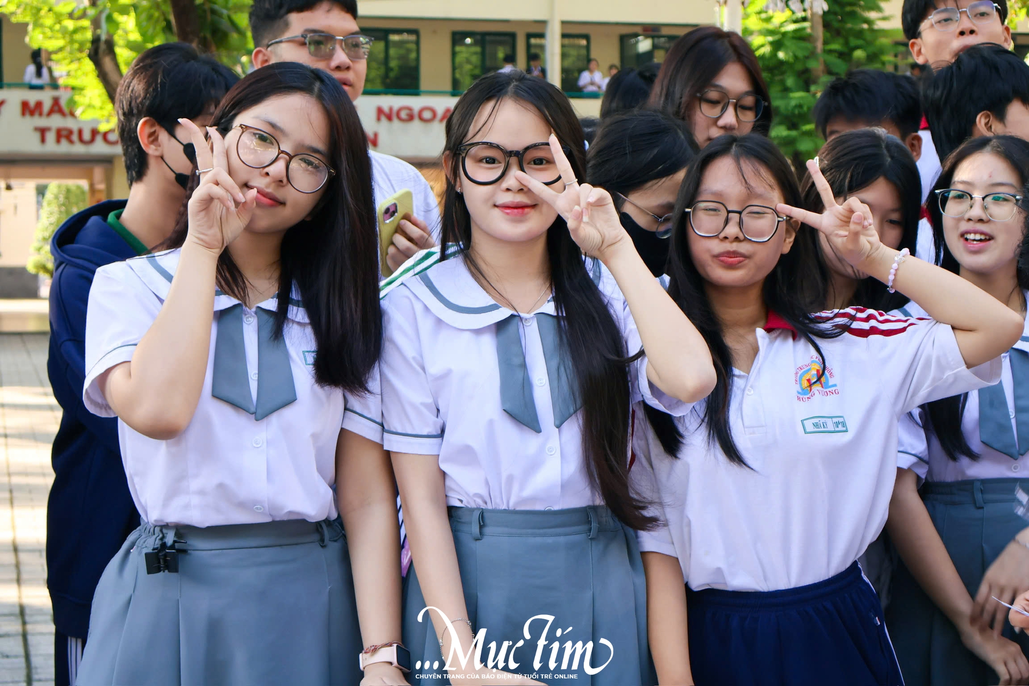 Học sinh Trường THPT Hùng Vương ‘Tiếp sức truyền thống’ trong giờ ra chơi vui vẻ - Ảnh 2.