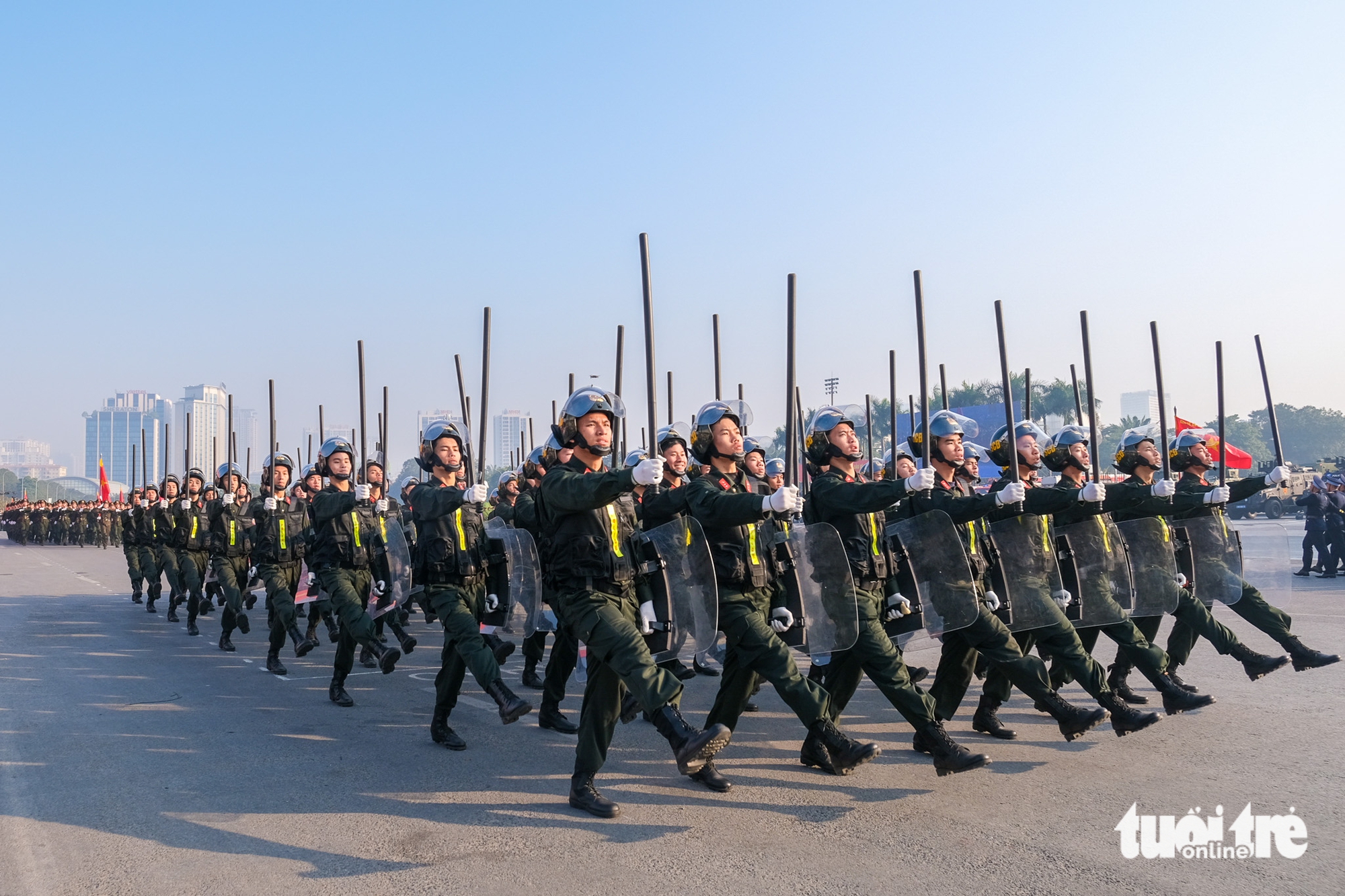 Elite police, VIP guards rehearse security plan for Vietnam’s 14th National Party Congress - Ảnh 14.