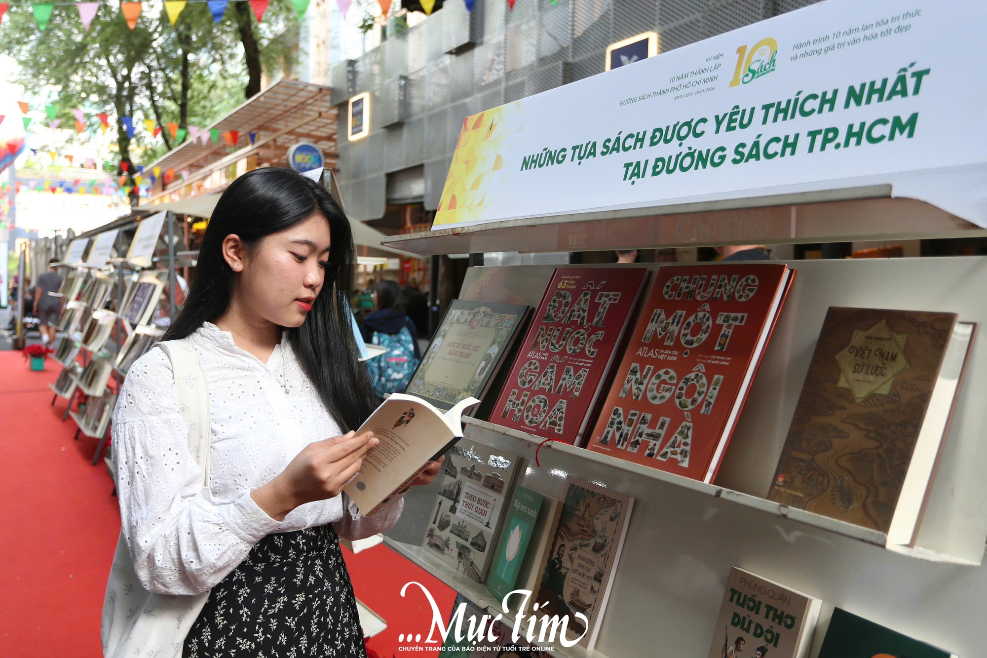 Nhiều không gian đọc sách thú vị tại Đường sách TP.HCM nhân dịp kỷ niệm 10 năm - Ảnh 1.