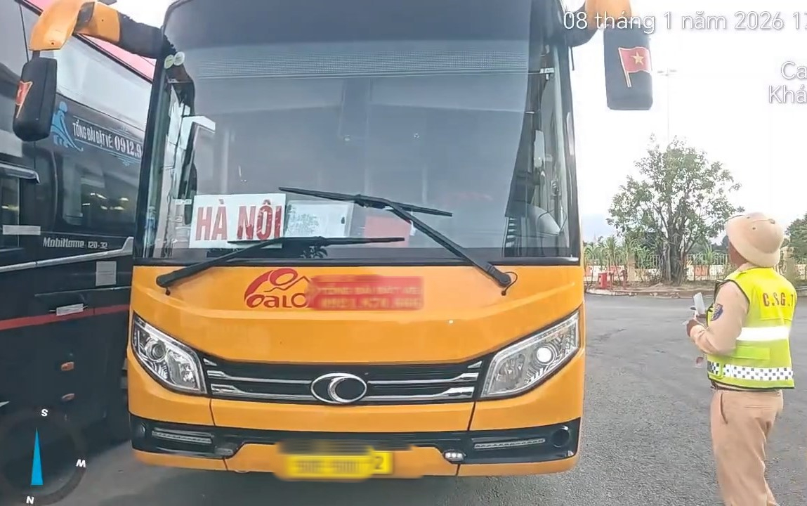 xe khách - Ảnh 1.