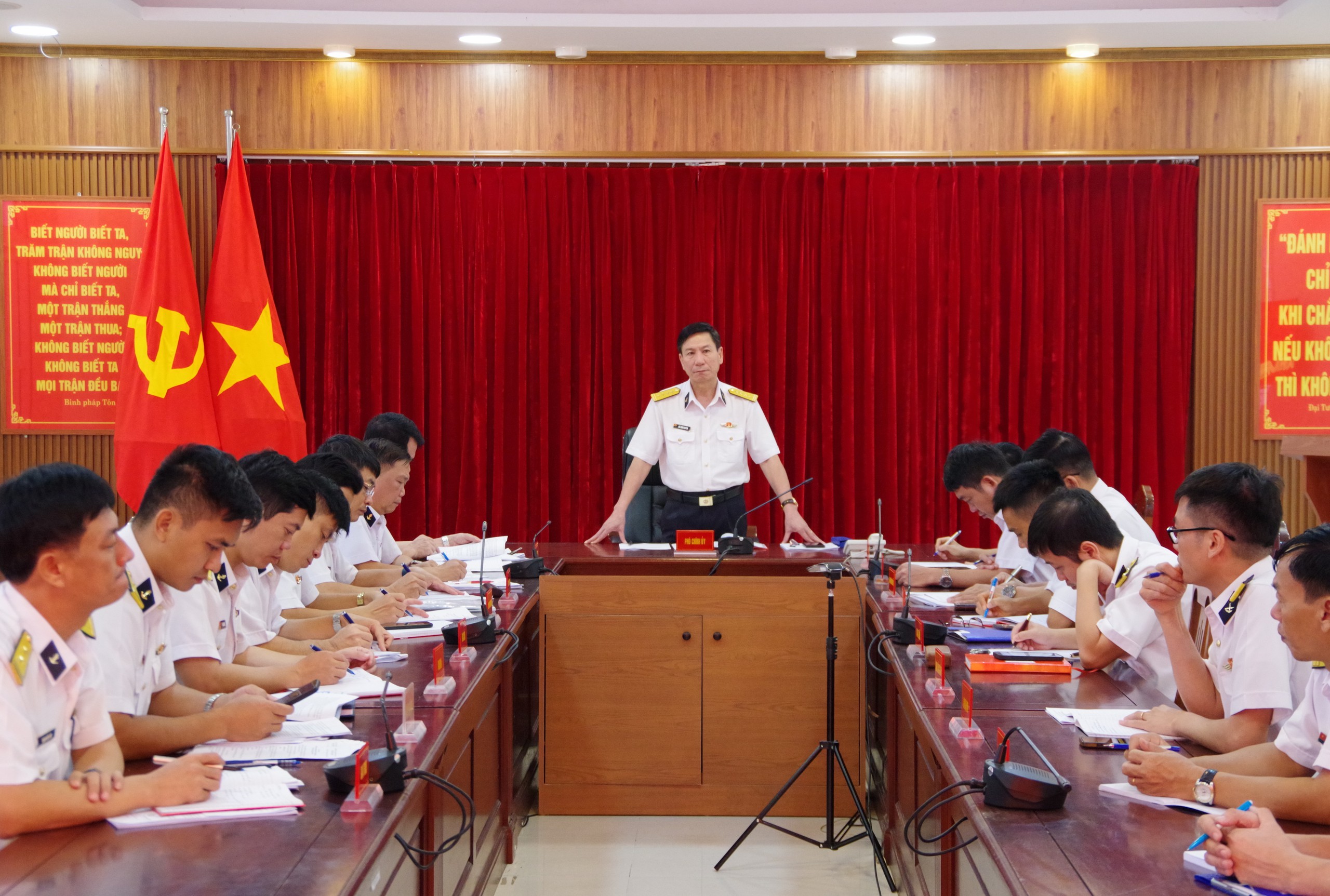 Vùng 2 Hải quân chuẩn bị bầu cử sớm cho lực lượng làm nhiệm vụ trên biển - Ảnh 1.