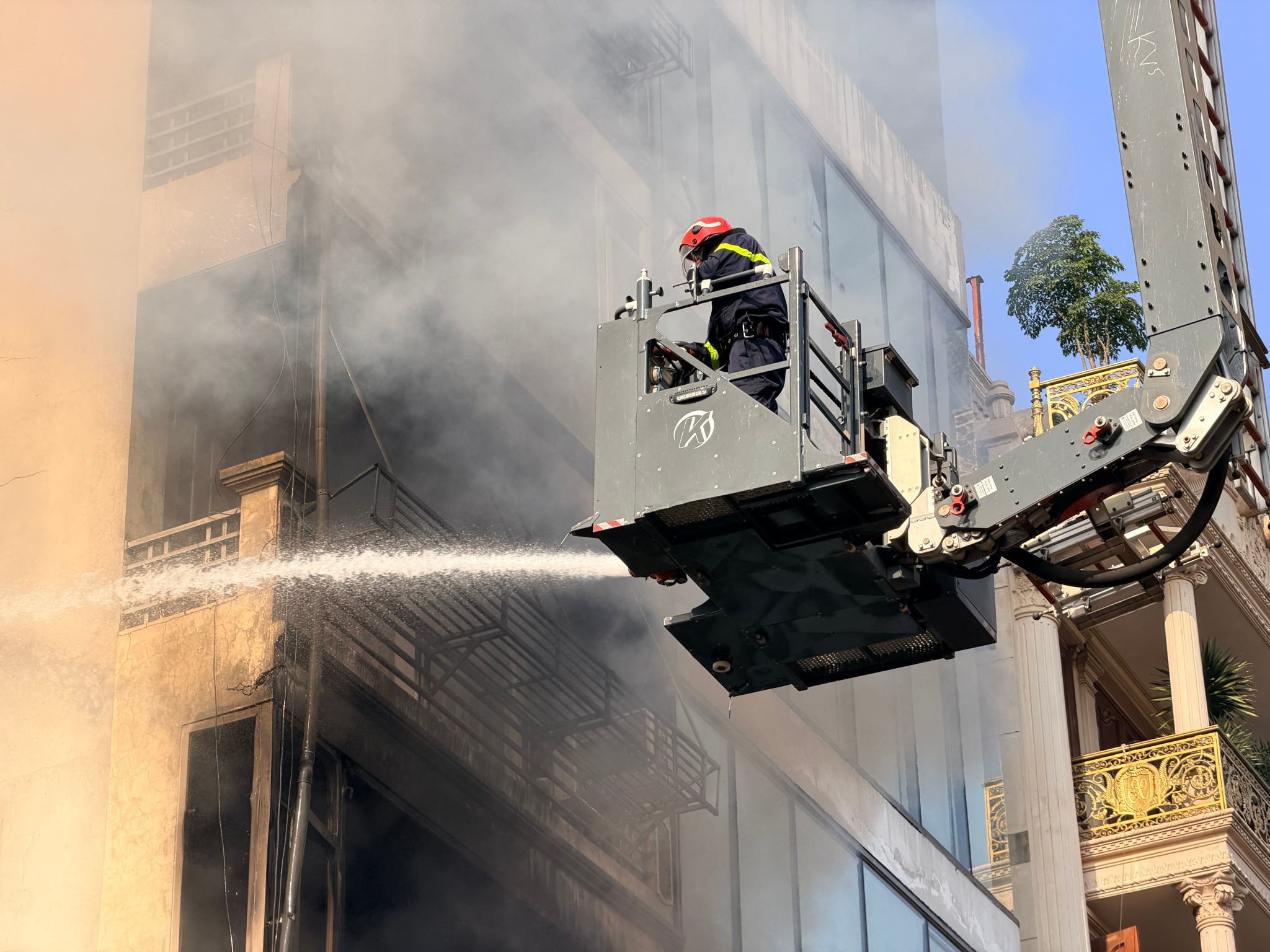 cháy nhà - Ảnh 1.