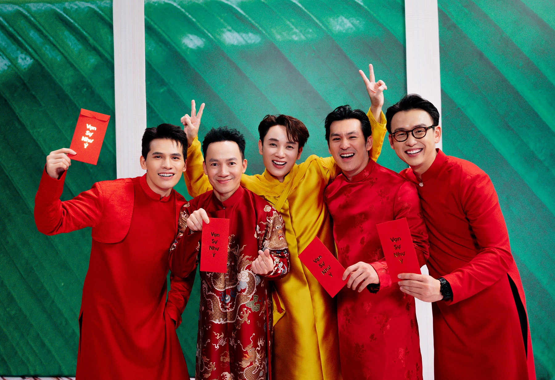 Mời đến 68 nghệ sĩ đóng MV, Trúc Nhân đã làm điều đó như thế nào?- Ảnh 3.