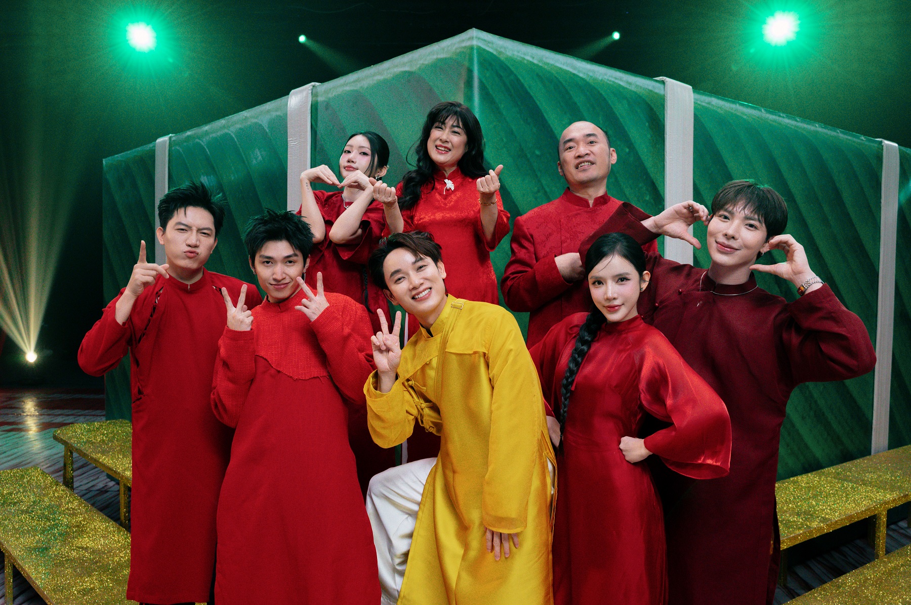 Mời đến 68 nghệ sĩ đóng MV, Trúc Nhân đã làm điều đó như thế nào?- Ảnh 5.