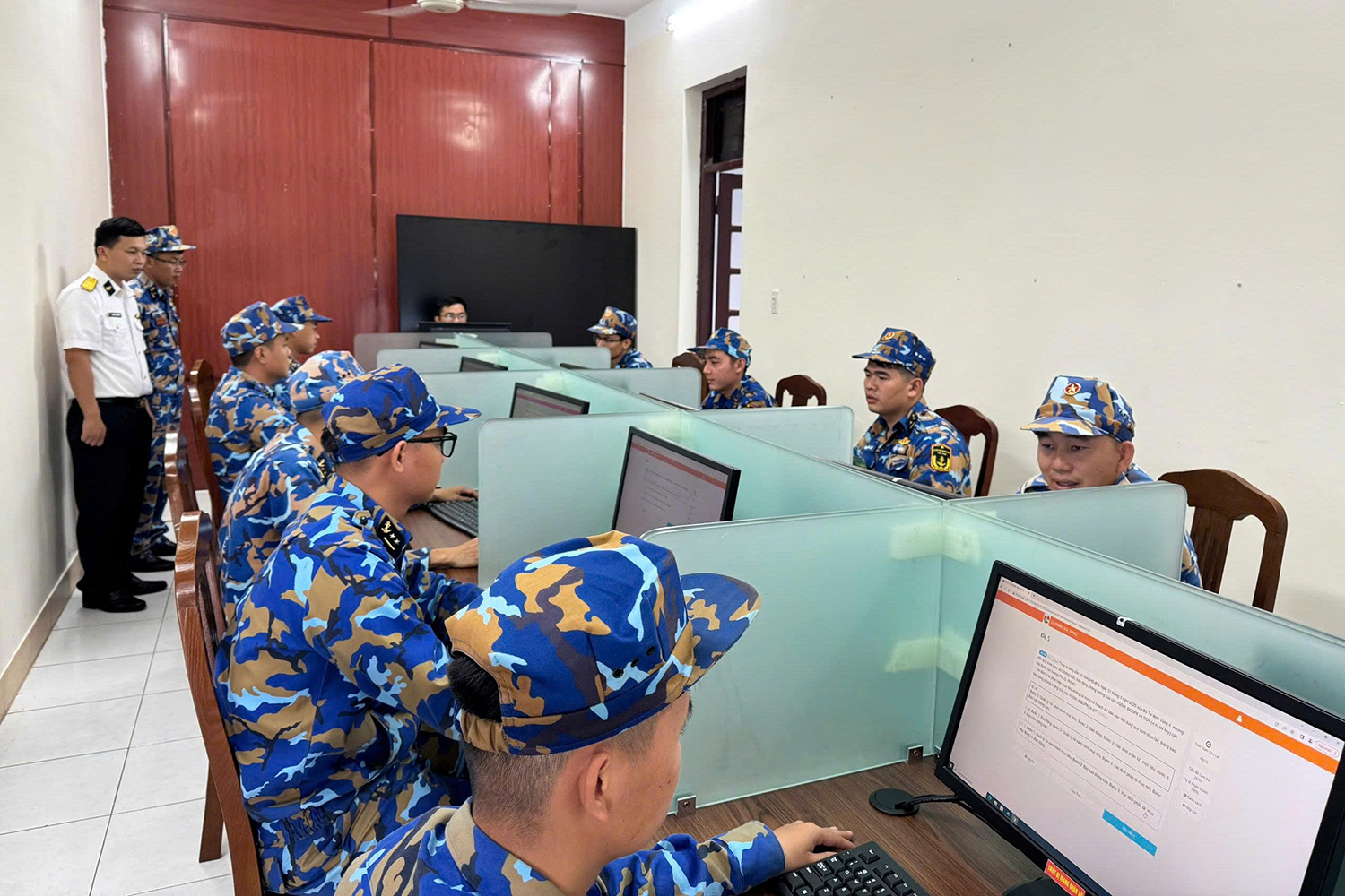 Lữ đoàn 'thép' của Hải quân nơi đầu sóng - Ảnh 3.