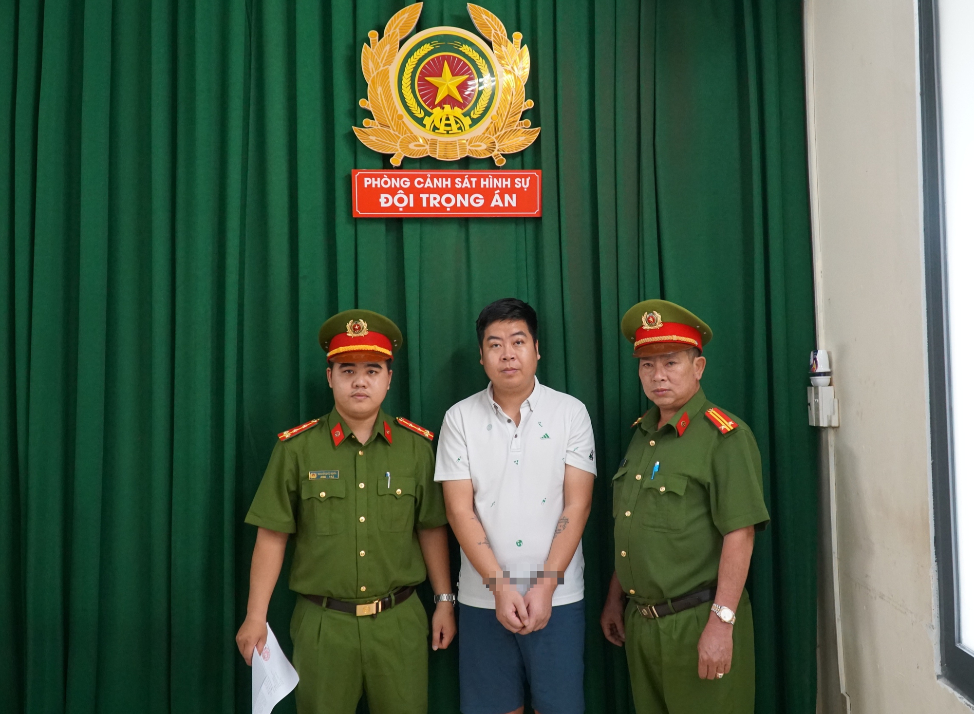 Từ vụ 'Lê Phong' đòi nợ thuê, Công an TP.HCM phát hiện vụ lừa chạy án - Ảnh 1.